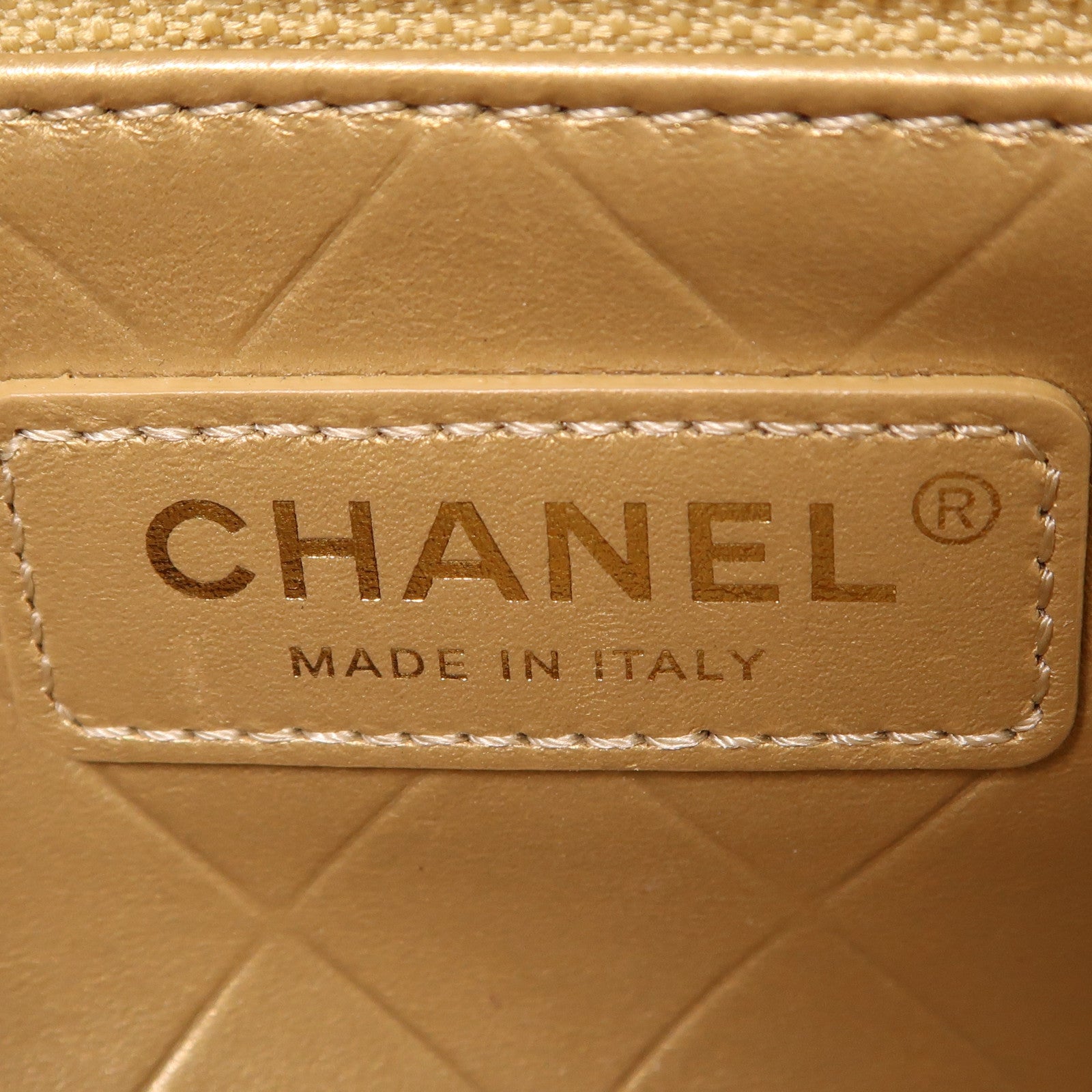 CHANEL 牛皮皮革Pearl Hairpin Badge肩背袋