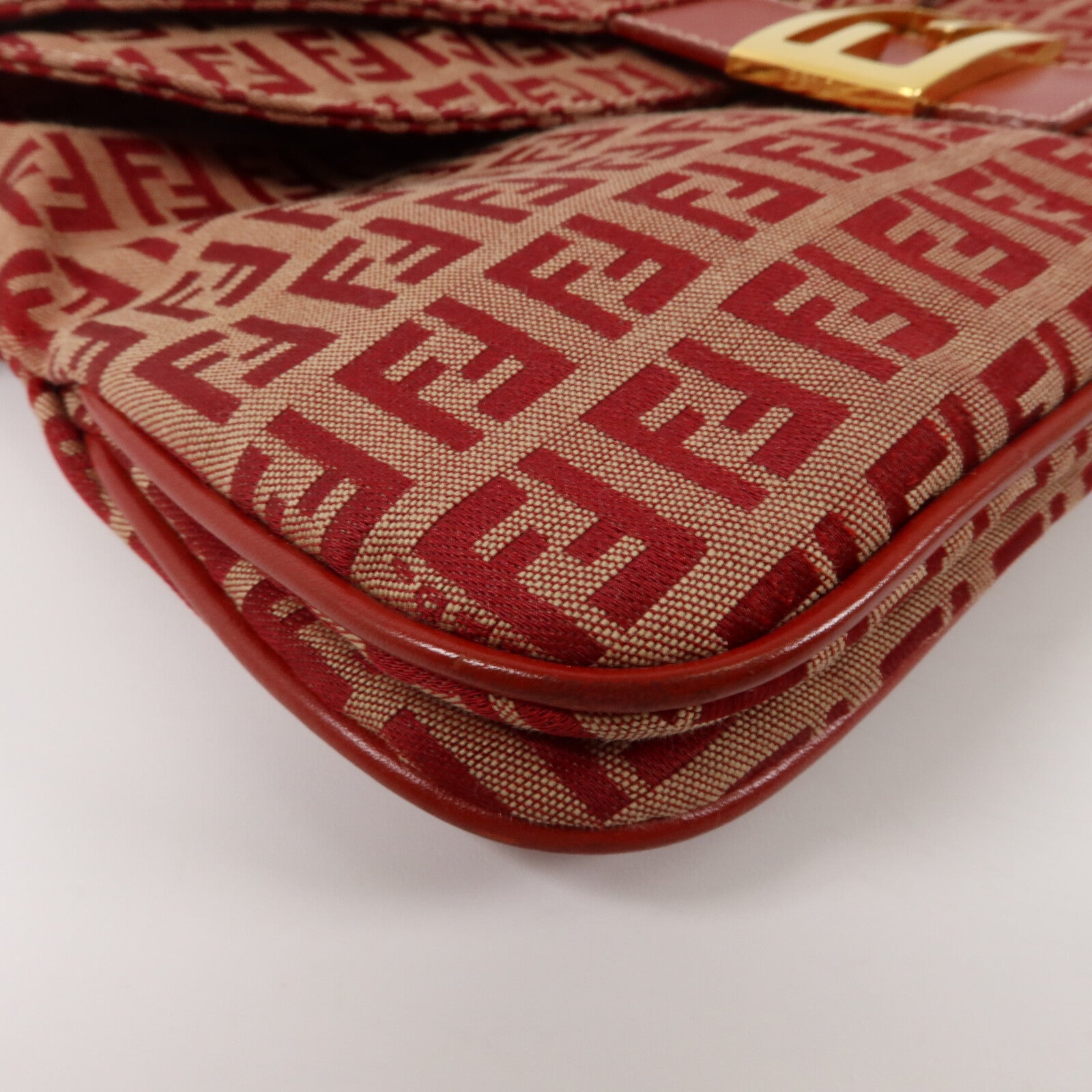 FENDI 帆布Mamma Baguette Bag肩背袋