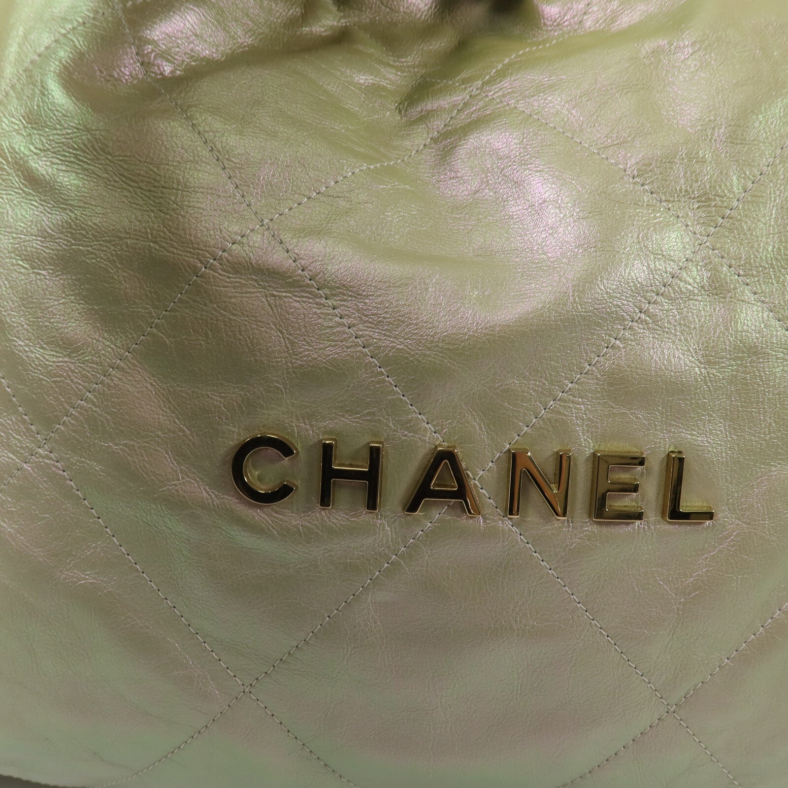 CHANEL 牛皮皮革Chanel 22 Medium鏈帶肩背袋