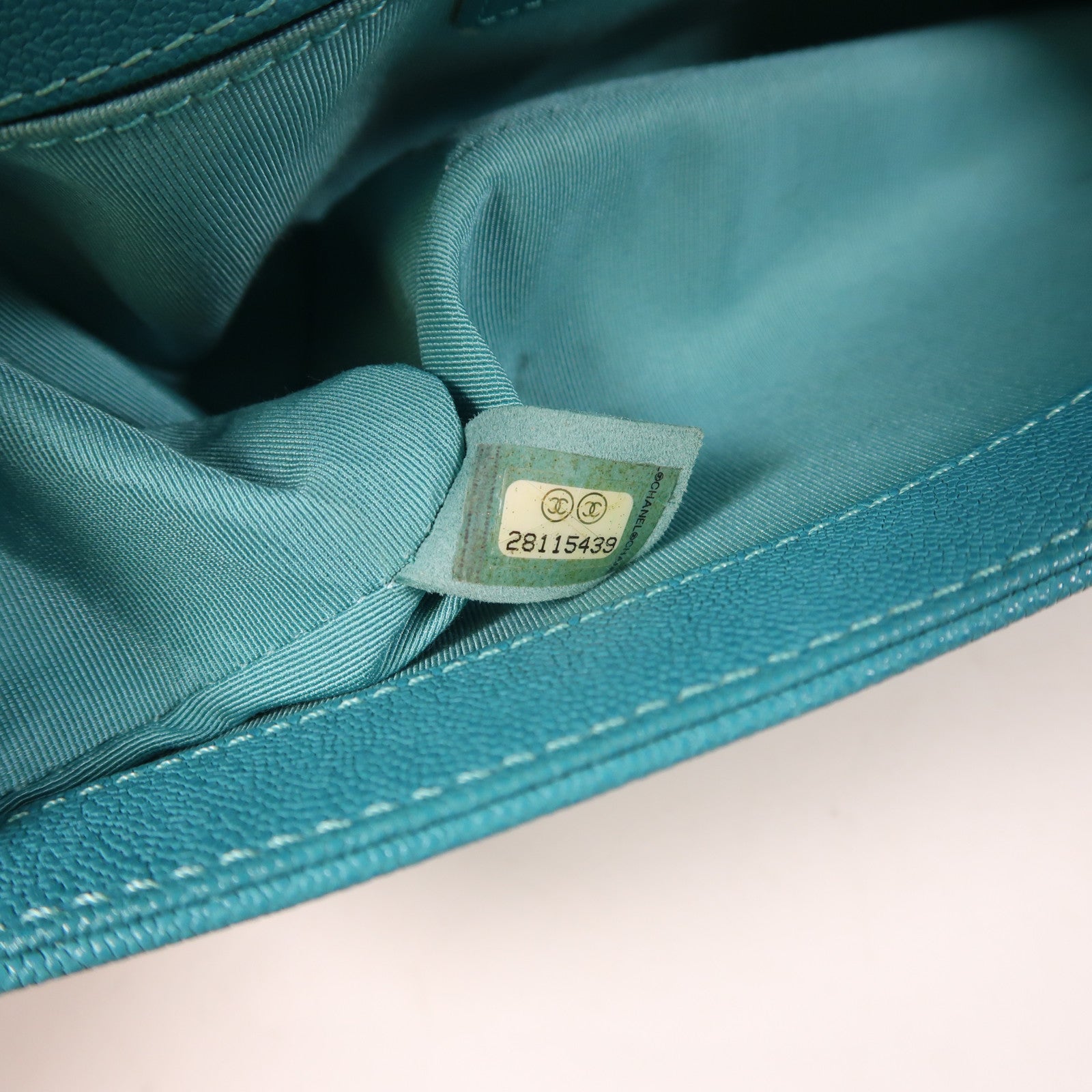 CHANEL 牛皮皮革Boy 25金扣鏈帶肩背袋