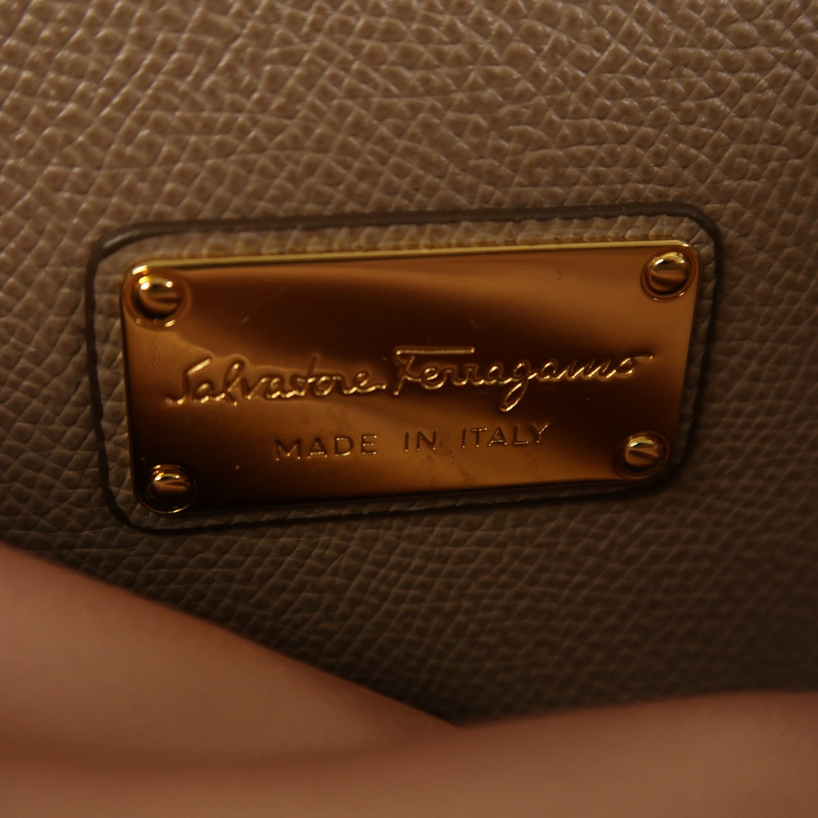Salvatore Ferragamo 牛皮皮革Shoulder Bag金扣手挽肩背兩用袋啡色