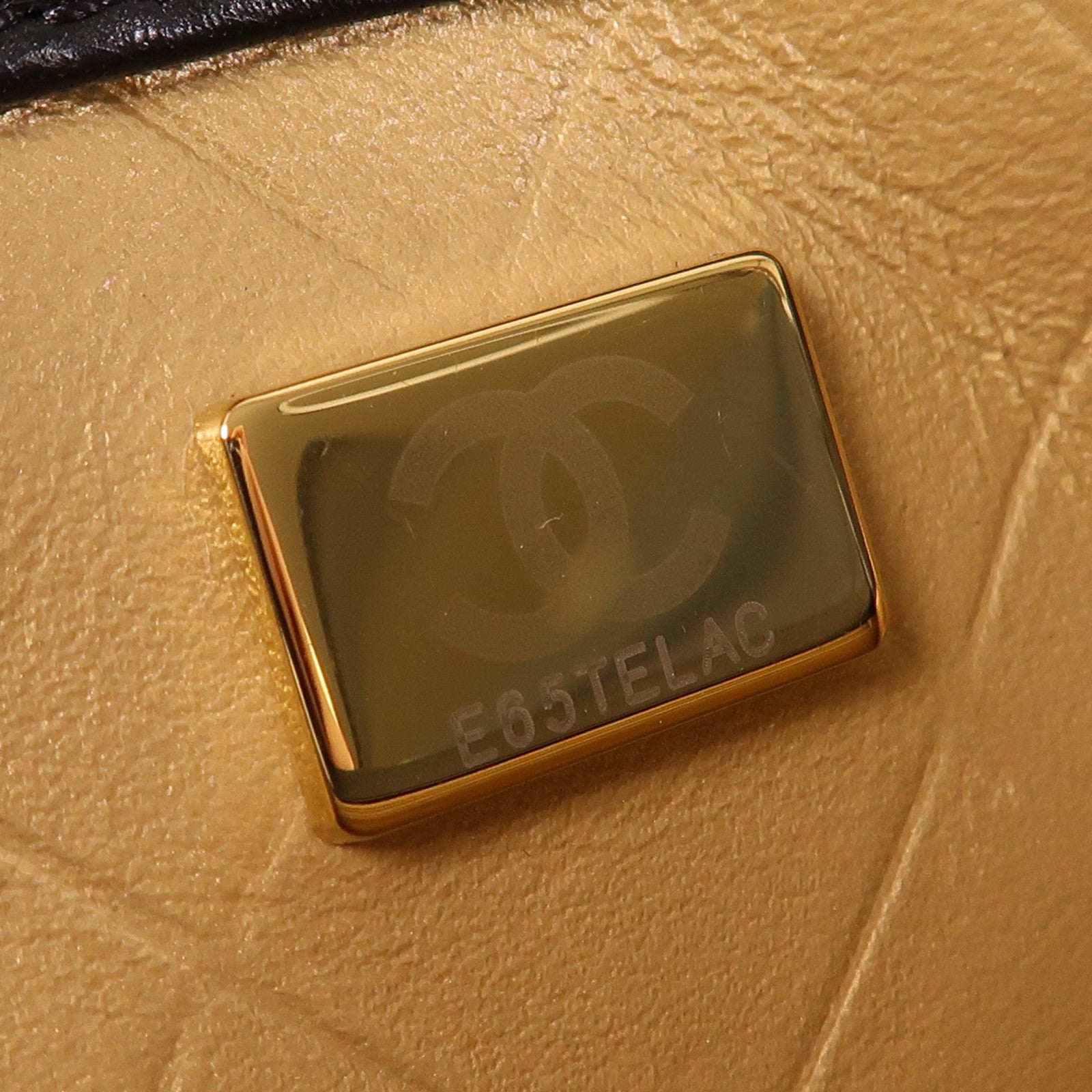 CHANEL 牛皮皮革Pearl Hairpin Badge肩背袋