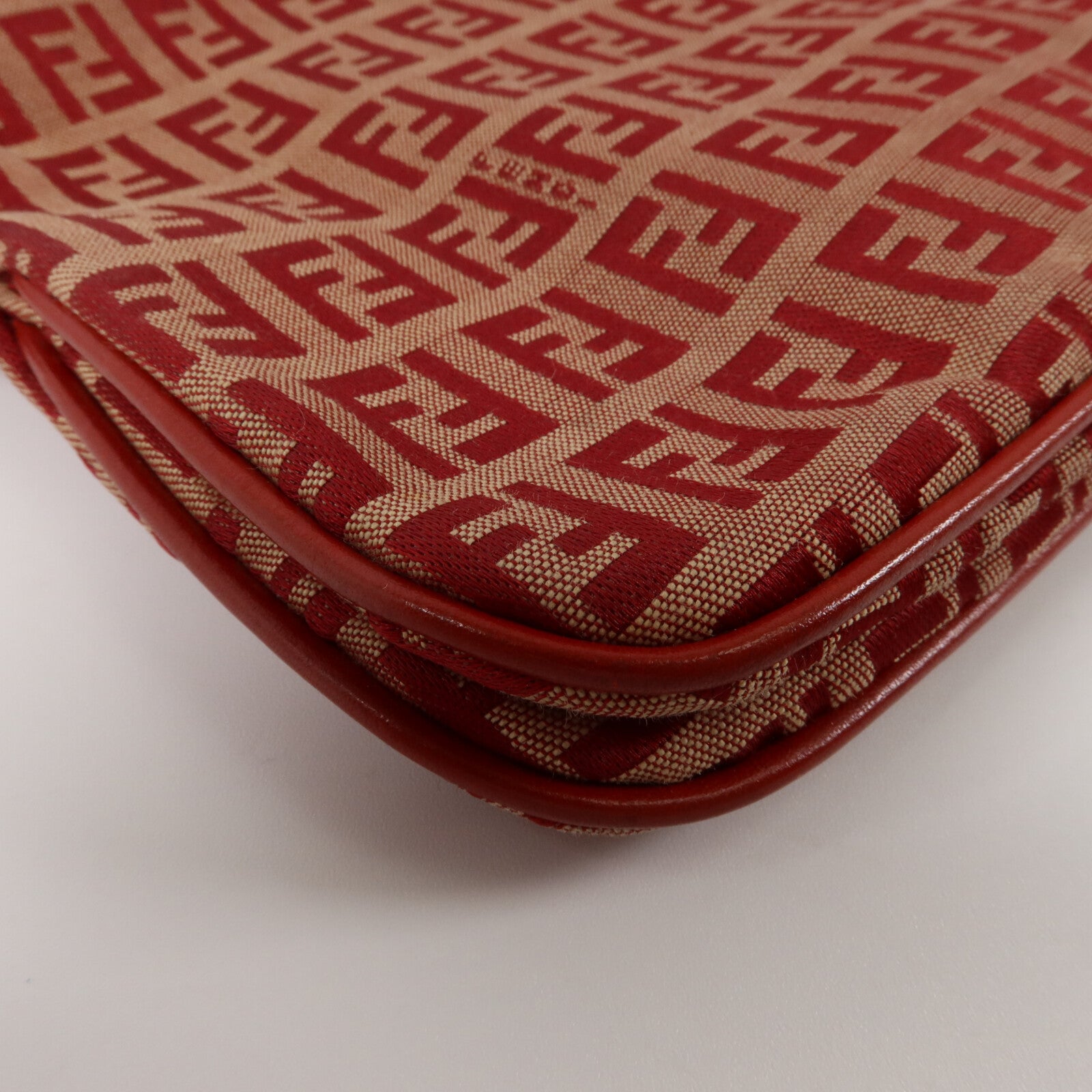 FENDI 帆布Mamma Baguette Bag肩背袋