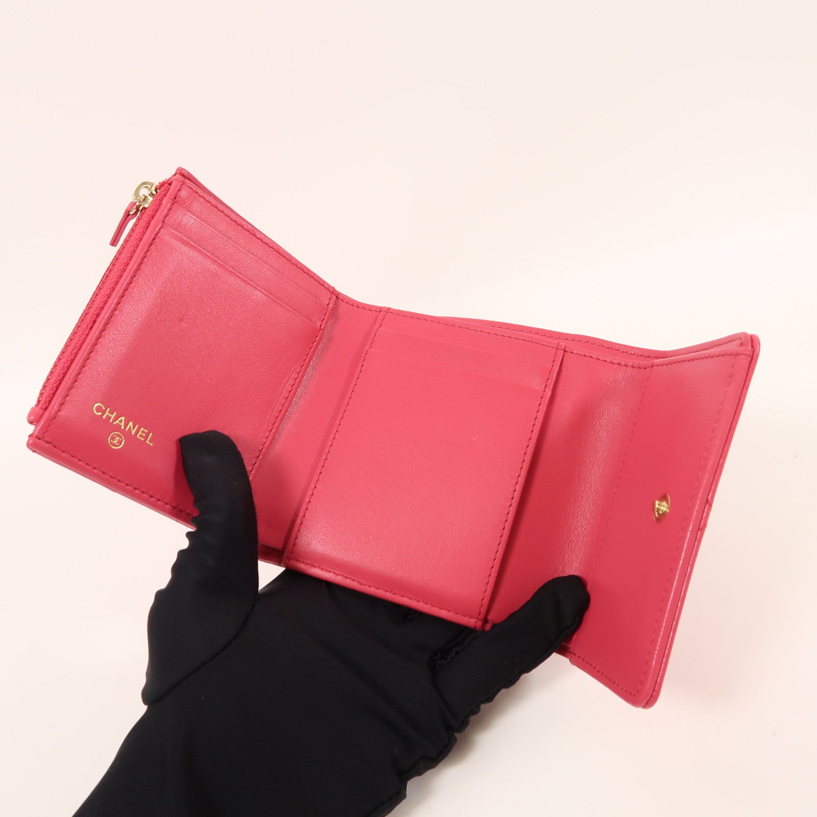 CHANEL 羊皮皮革Chanel 19 Wallet金扣錢包