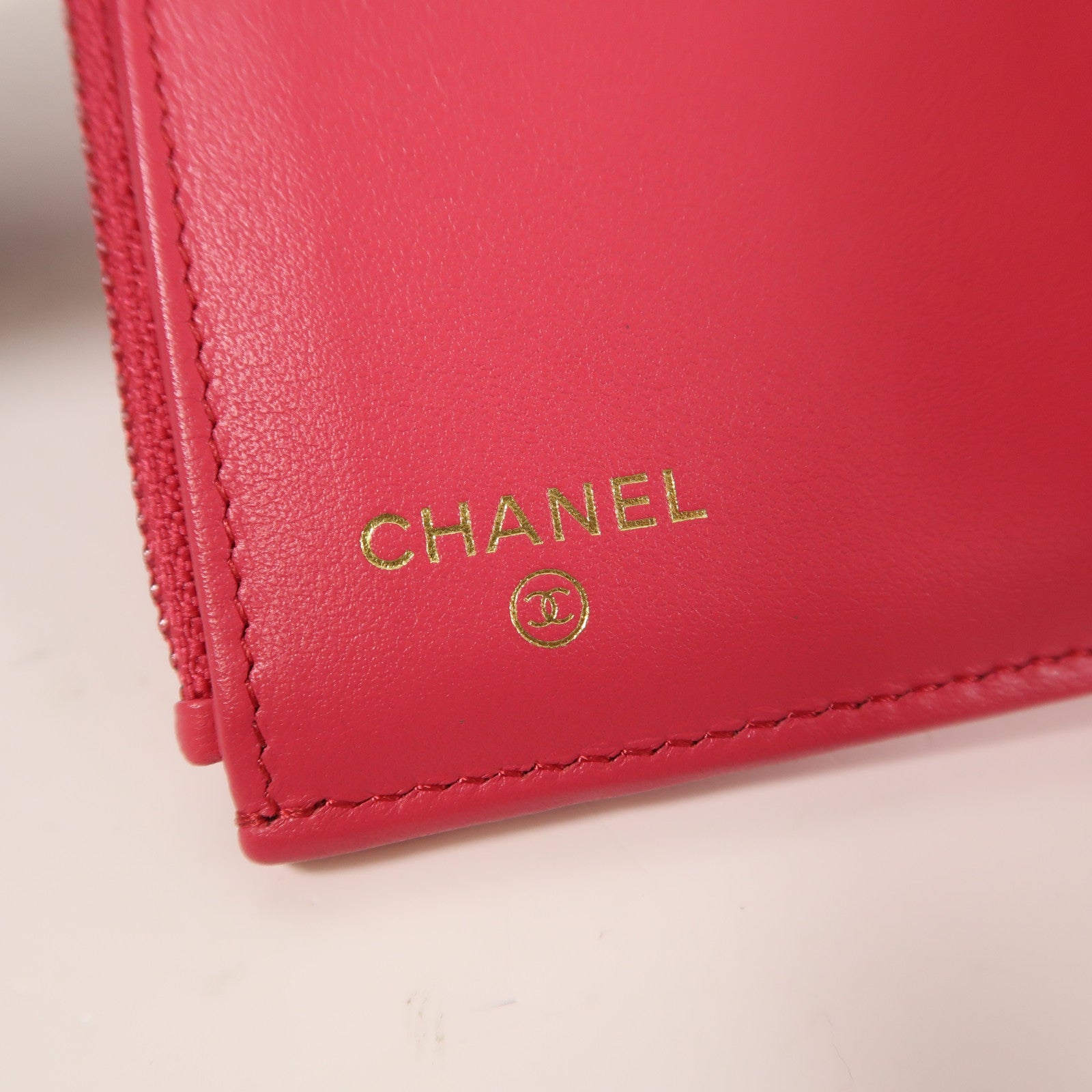 CHANEL 羊皮皮革Chanel 19 Wallet金扣錢包