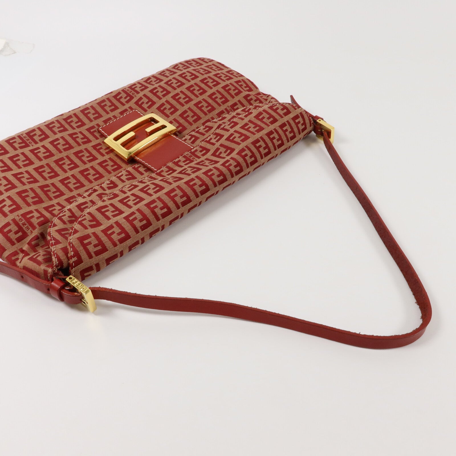 FENDI 帆布Mamma Baguette Bag肩背袋