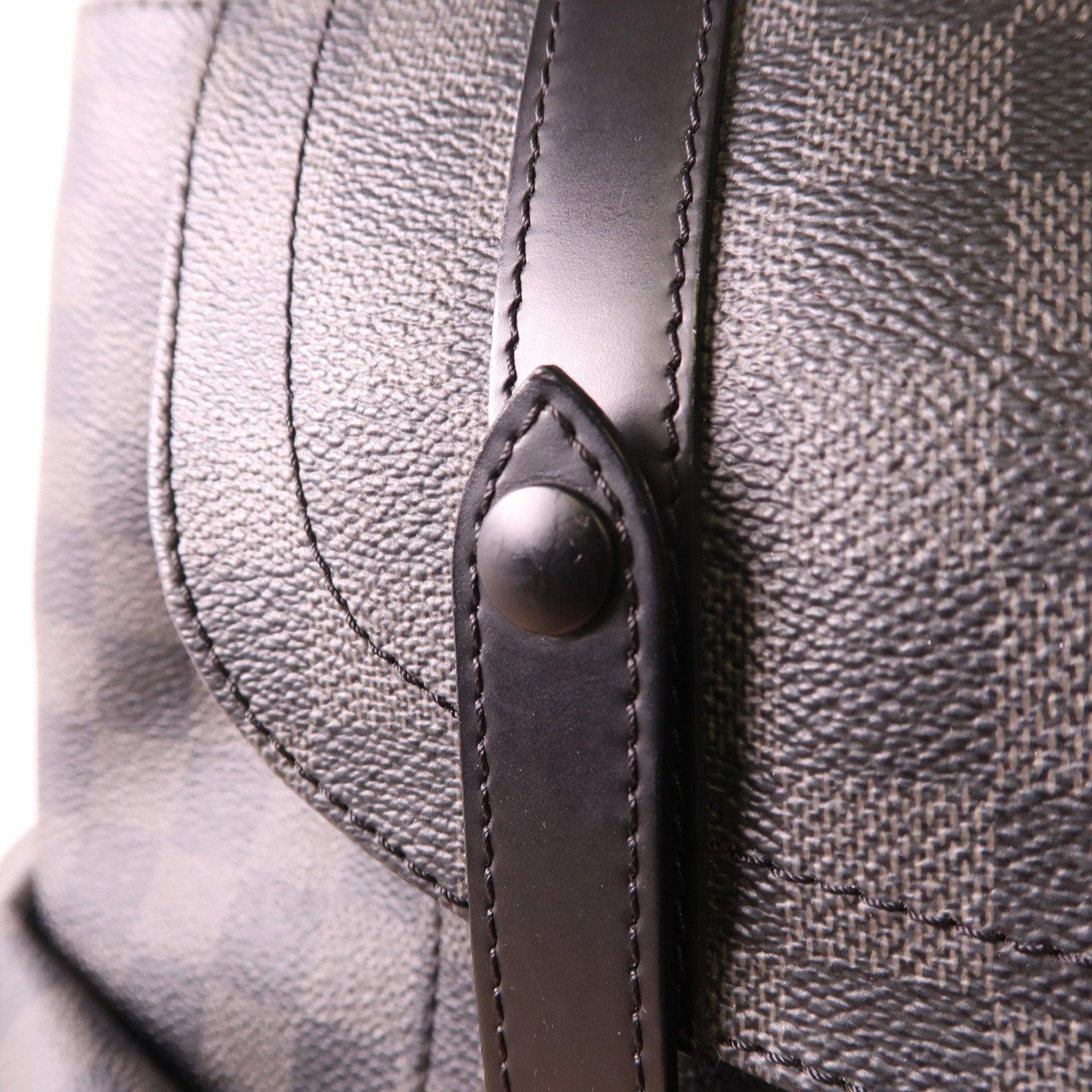 LOUIS VUITTON Damier Graphite Christopher MM銀扣背包色