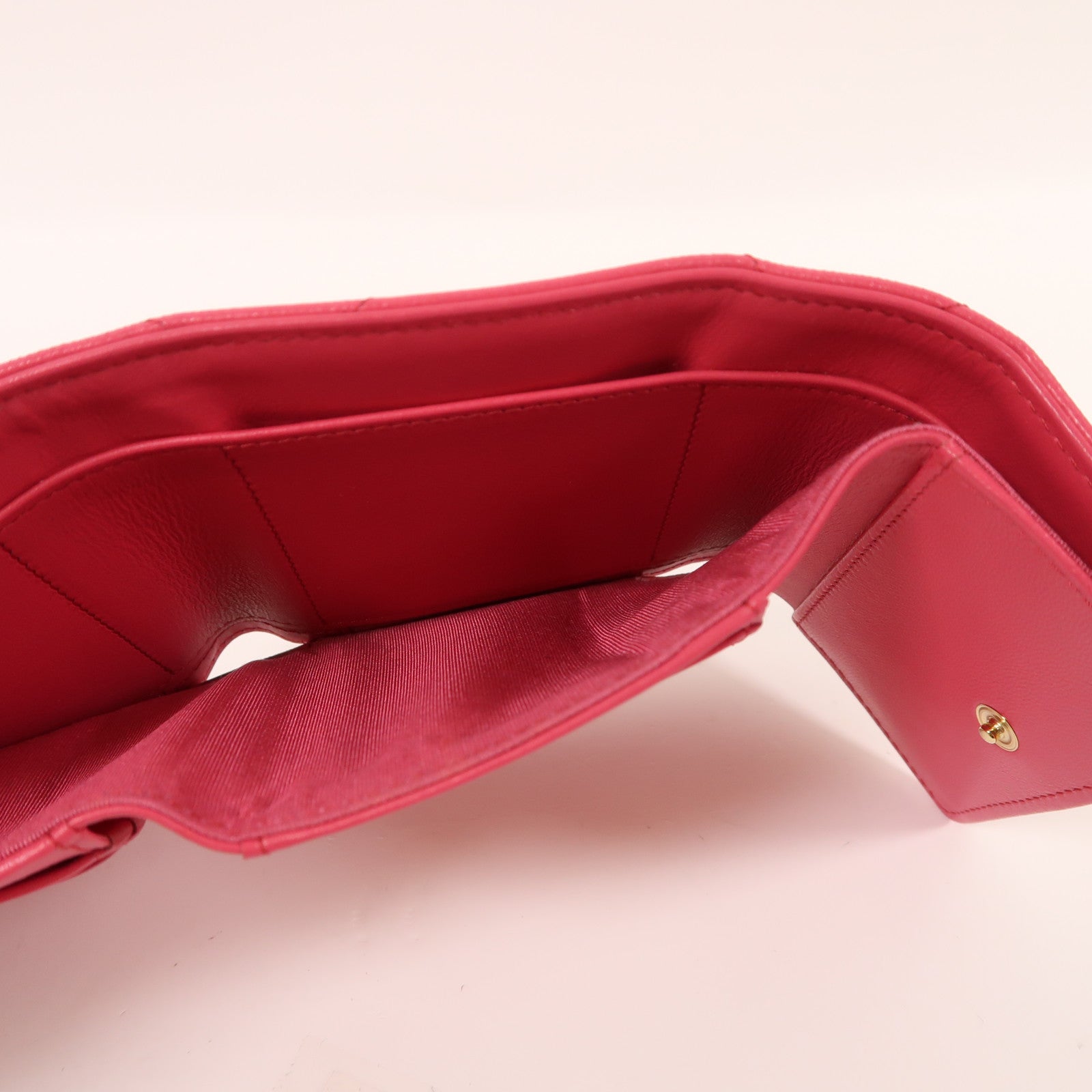 CHANEL 羊皮皮革Chanel 19 Wallet金扣錢包