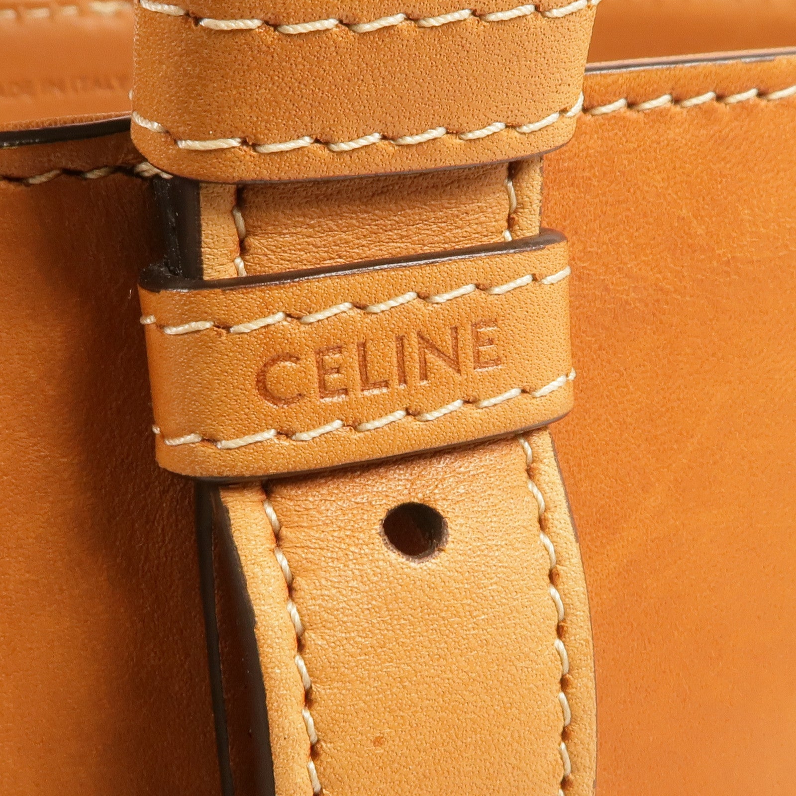 CELINE 牛皮皮革Bucket Triomphe金扣肩背袋