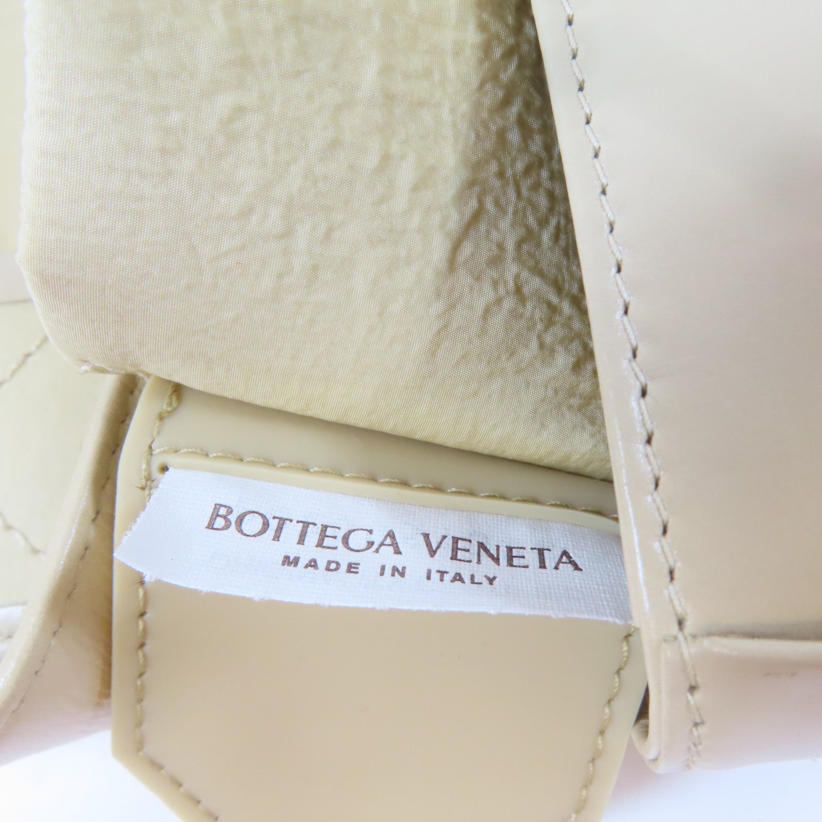 BOTTEGA VENETA 皮革Cassette Belt Bag肩背袋米色