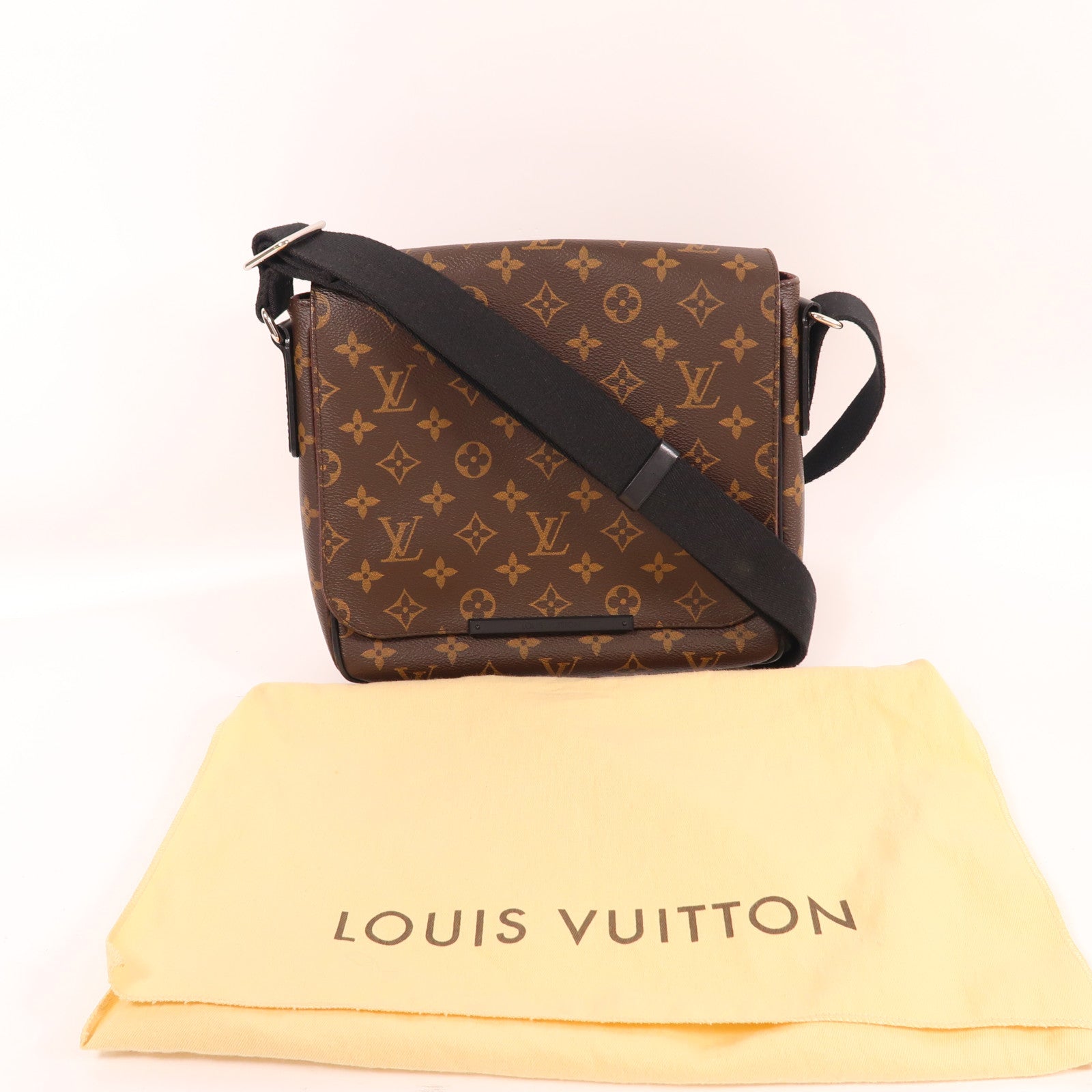 LOUIS VUITTON Monogram Macassar District PM銀扣斜挎包/肩背袋