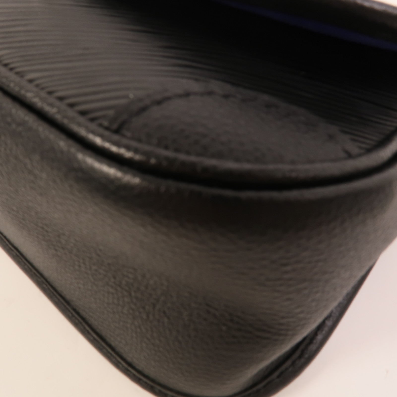 LOUIS VUITTON Epi Buci銀扣肩背袋