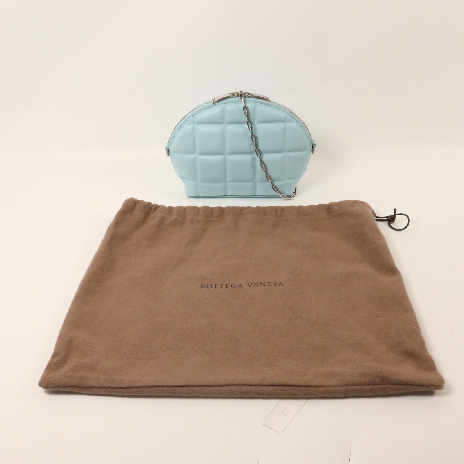 BOTTEGA VENETA 羊皮皮革Moon Padded鏈帶肩背袋