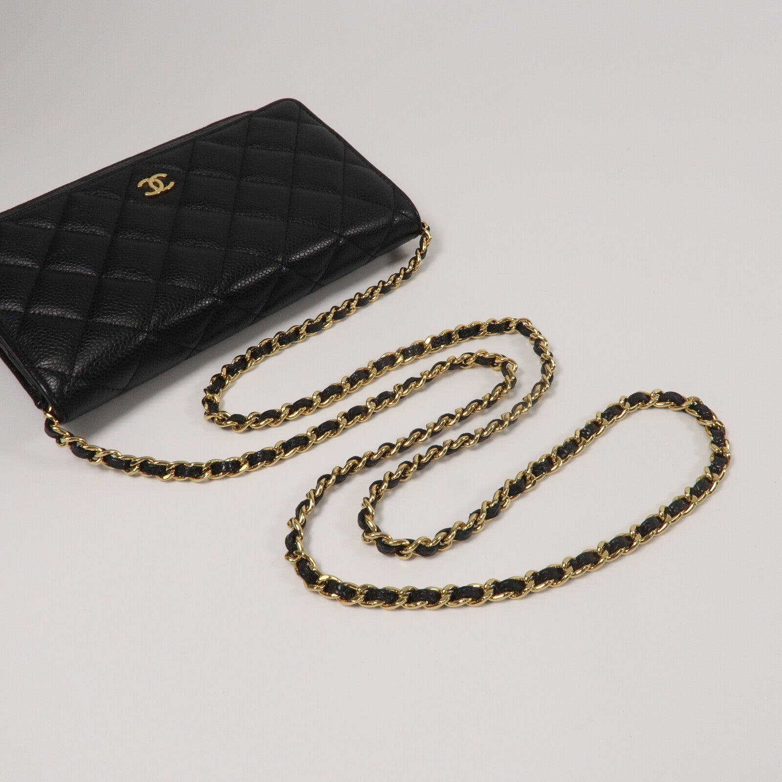 CHANEL 牛皮皮革WOC Wallet On Chain鏈帶肩背袋