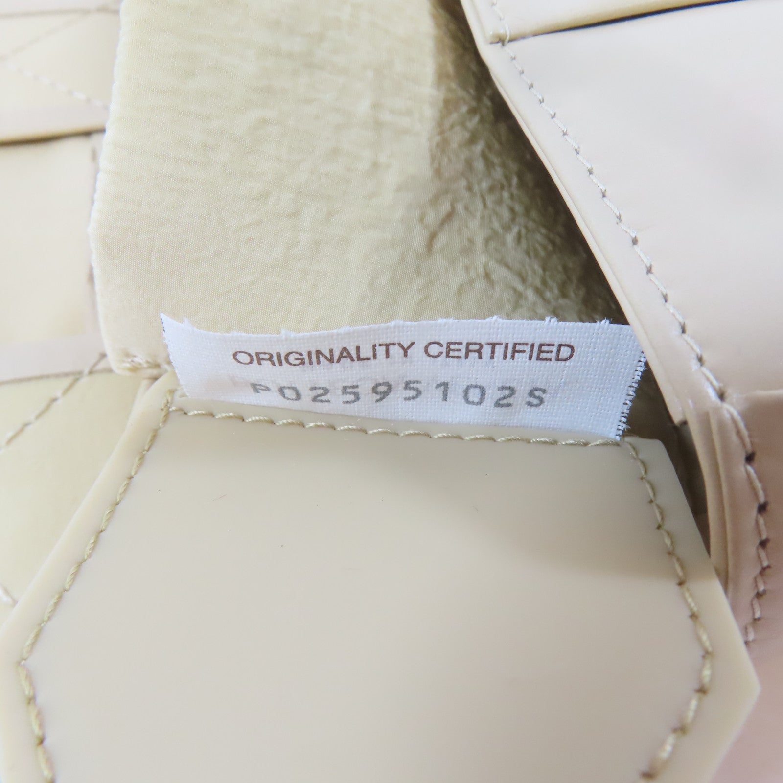 BOTTEGA VENETA 皮革Cassette Belt Bag肩背袋米色