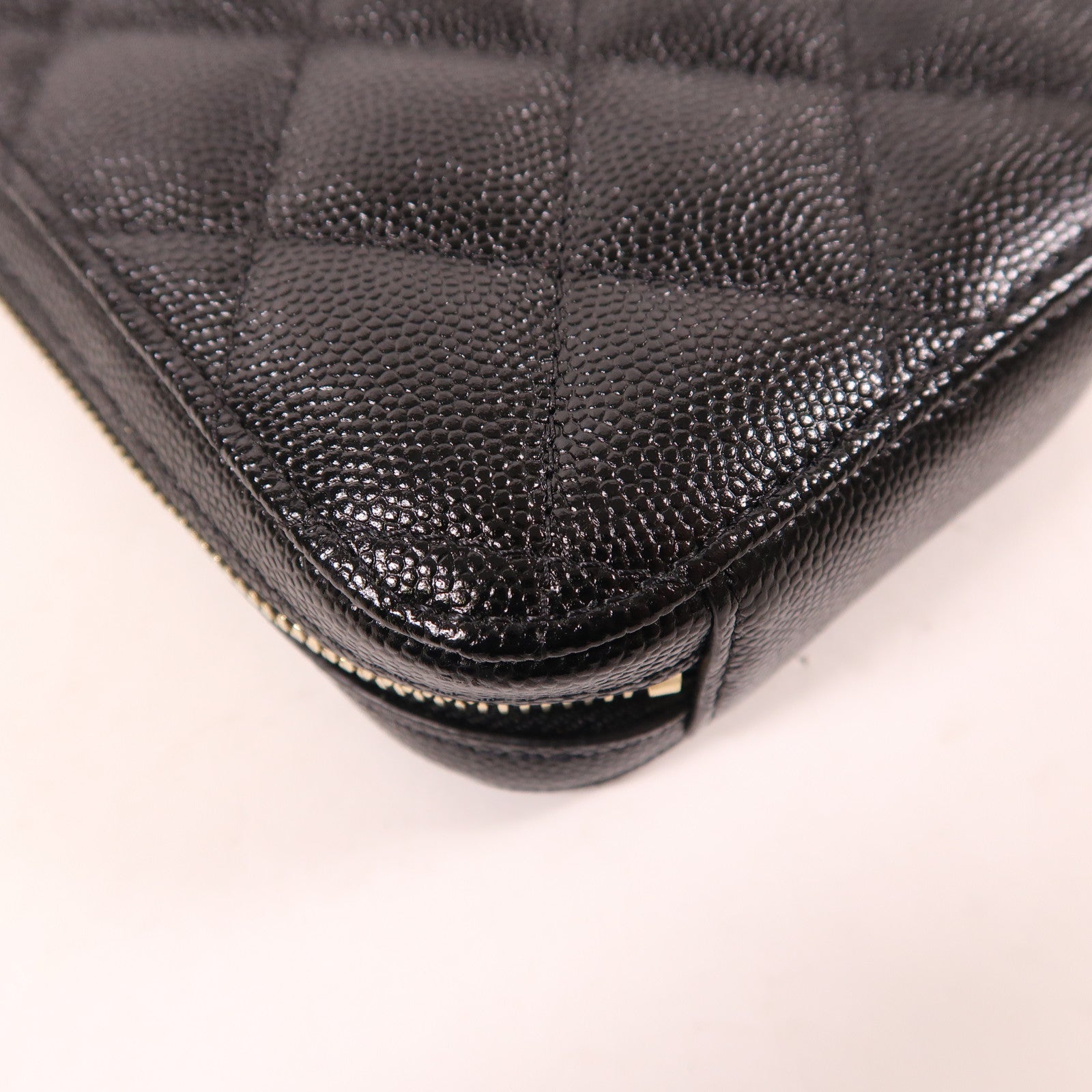 CHANEL 牛皮皮革Phone Holder金扣鏈帶肩背袋