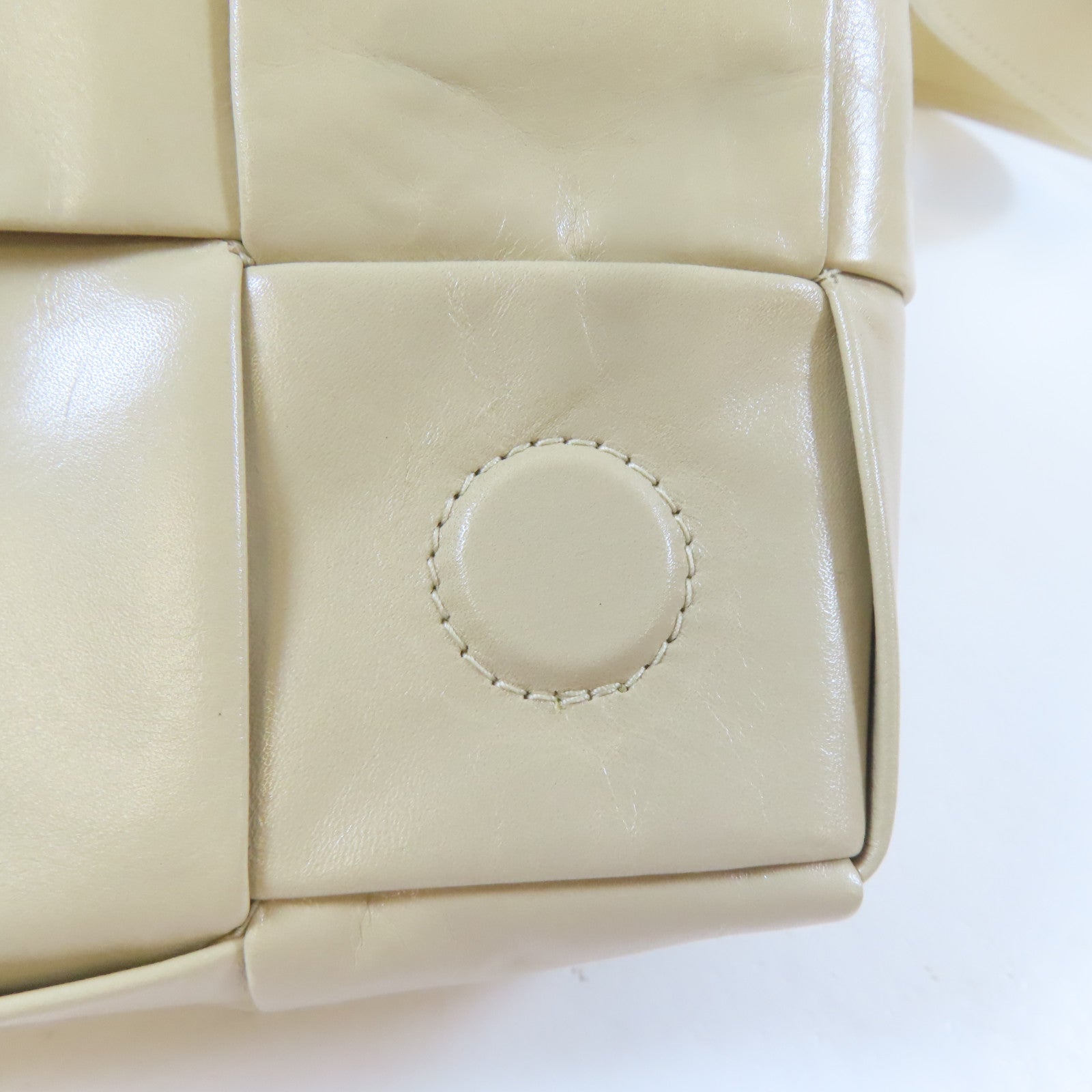BOTTEGA VENETA 皮革Cassette Belt Bag肩背袋米色