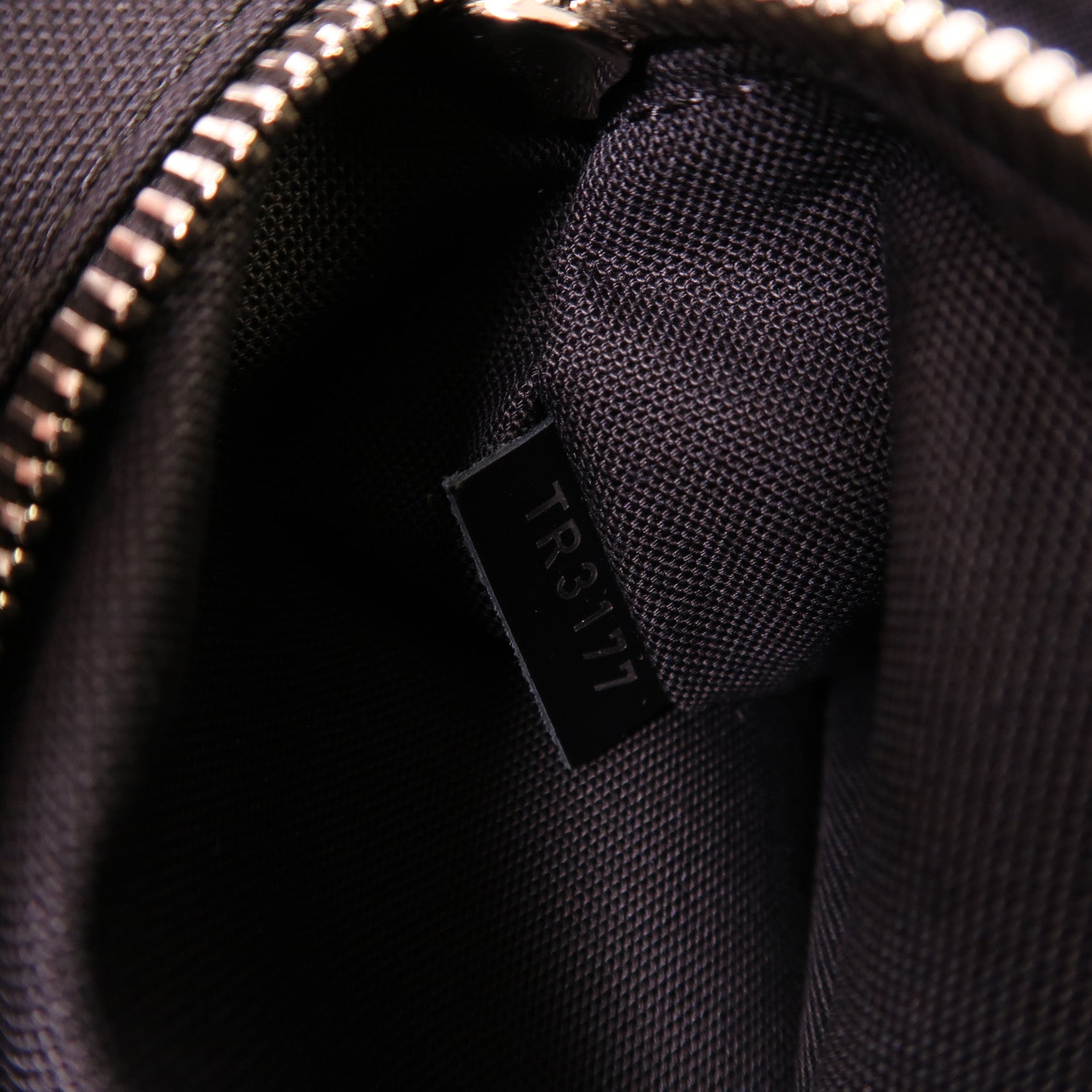 LOUIS VUITTON Damier Graphite Christopher MM銀扣背包色