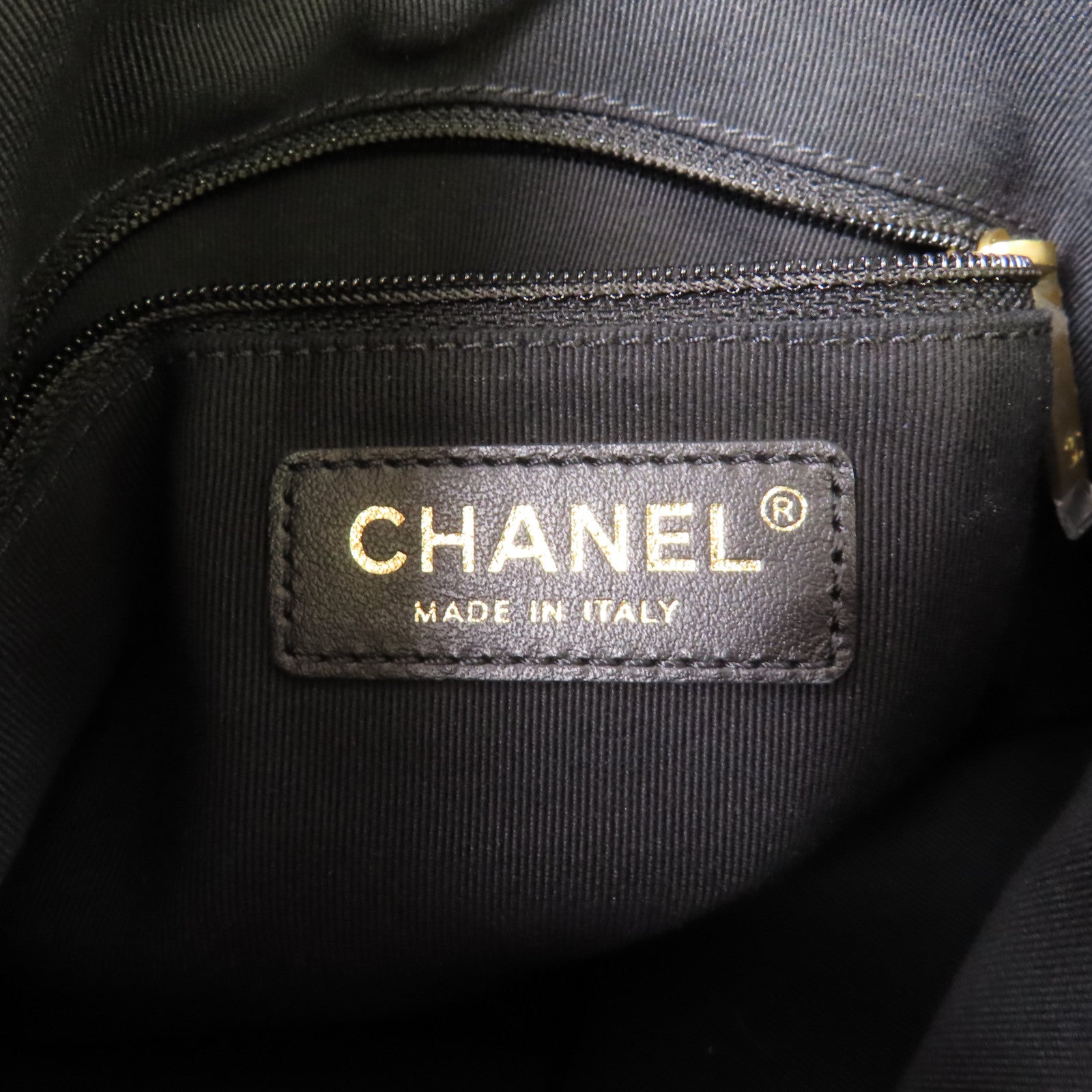 CHANEL 牛皮皮革Chain Shoulder金扣鏈帶肩背袋