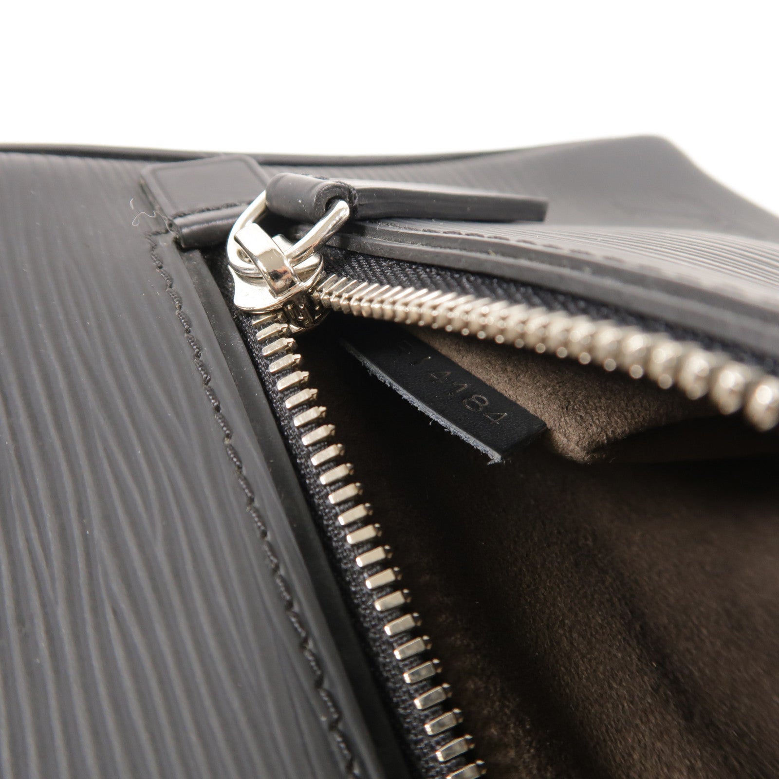 LOUIS VUITTON Epi Pochette Kasai銀扣手拿包