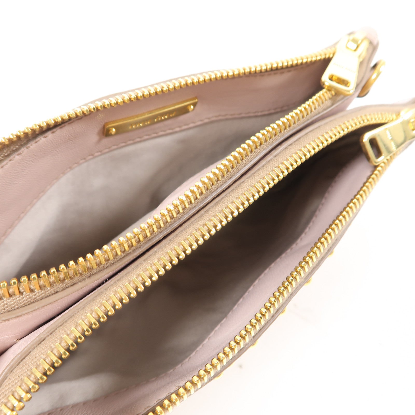 Miu Miu 牛皮皮革Shoulder Bag金扣肩背袋粉紅色