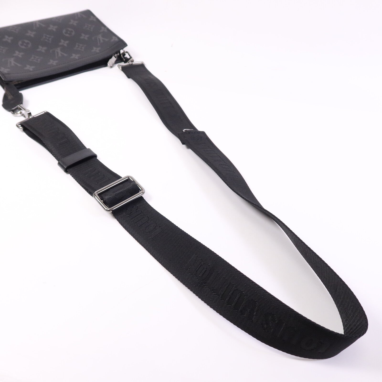 LOUIS VUITTON Monogram Eclipse Gaston銀扣肩背袋