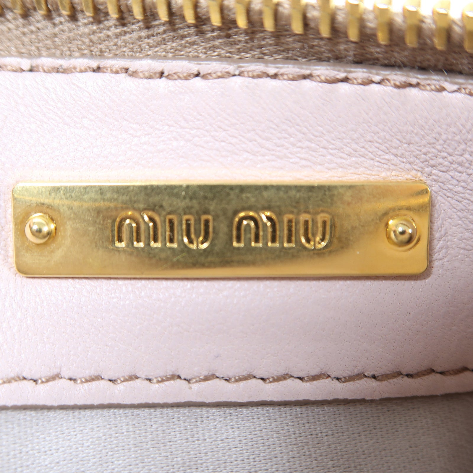 Miu Miu 牛皮皮革Shoulder Bag金扣肩背袋粉紅色