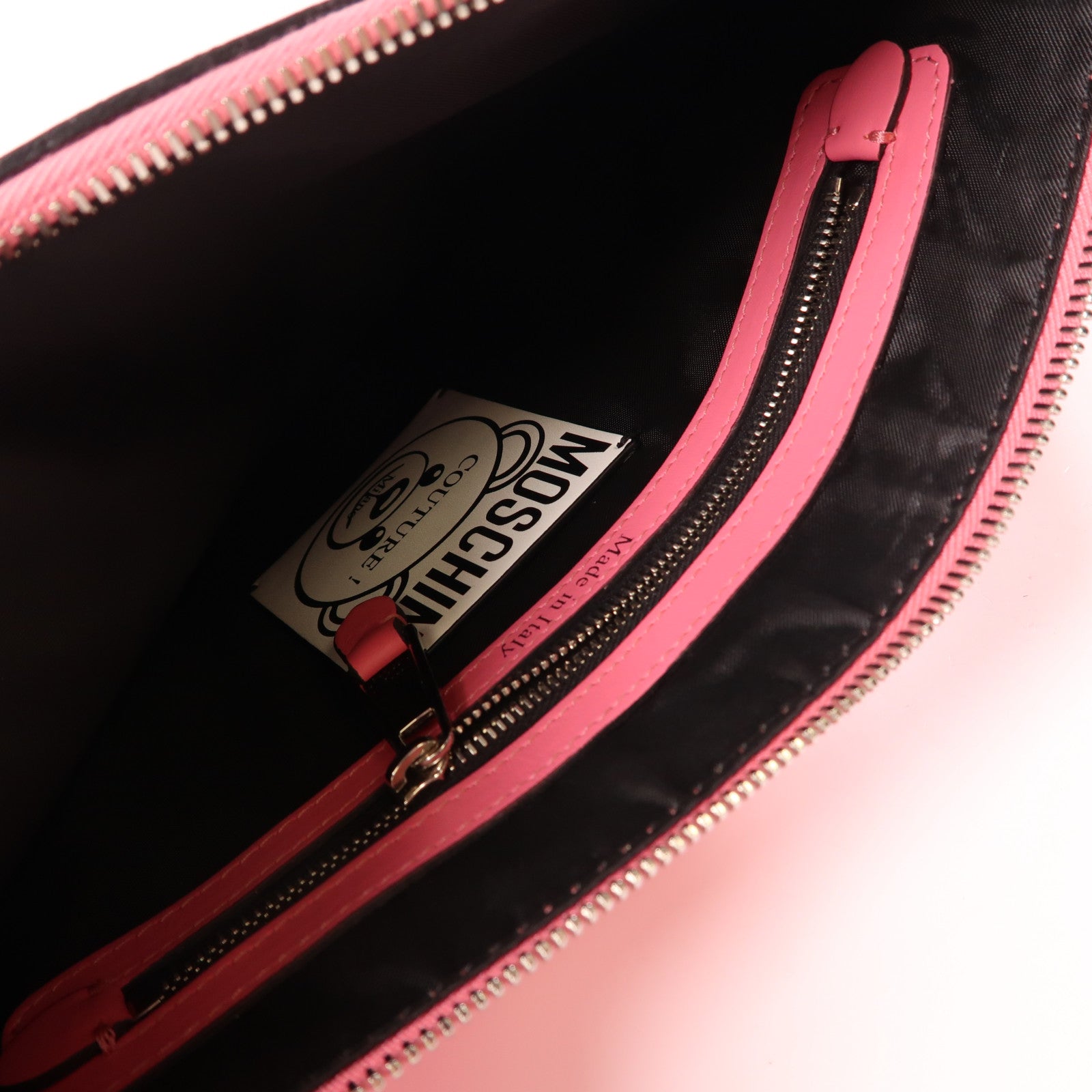 MOSCHINO 塗層帆布Pouch銀扣手拿包粉紅色