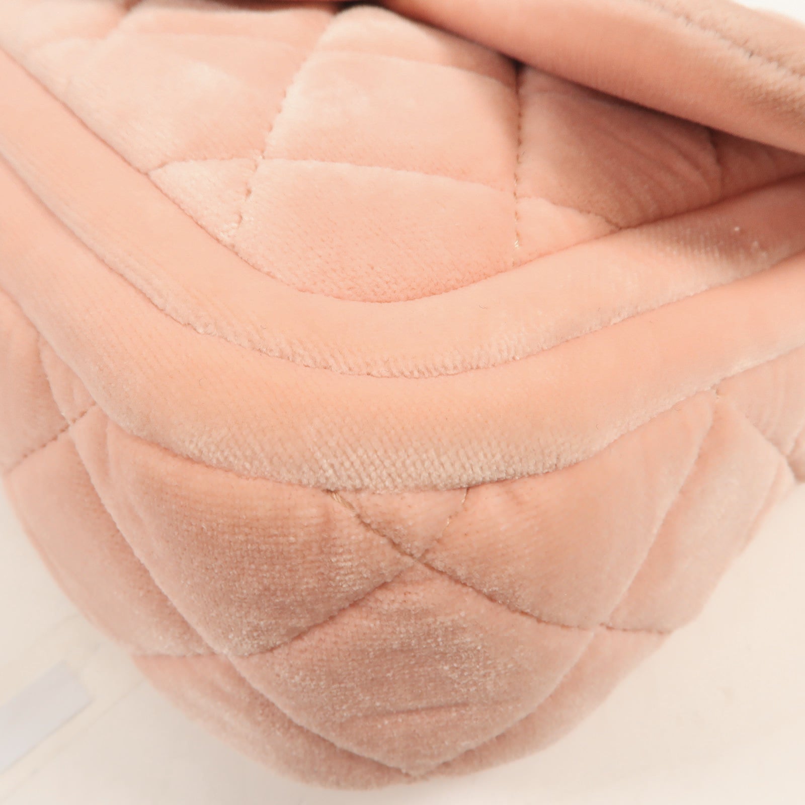 CHANEL 天鵝絨Shoulder Bag金扣鏈帶肩背袋