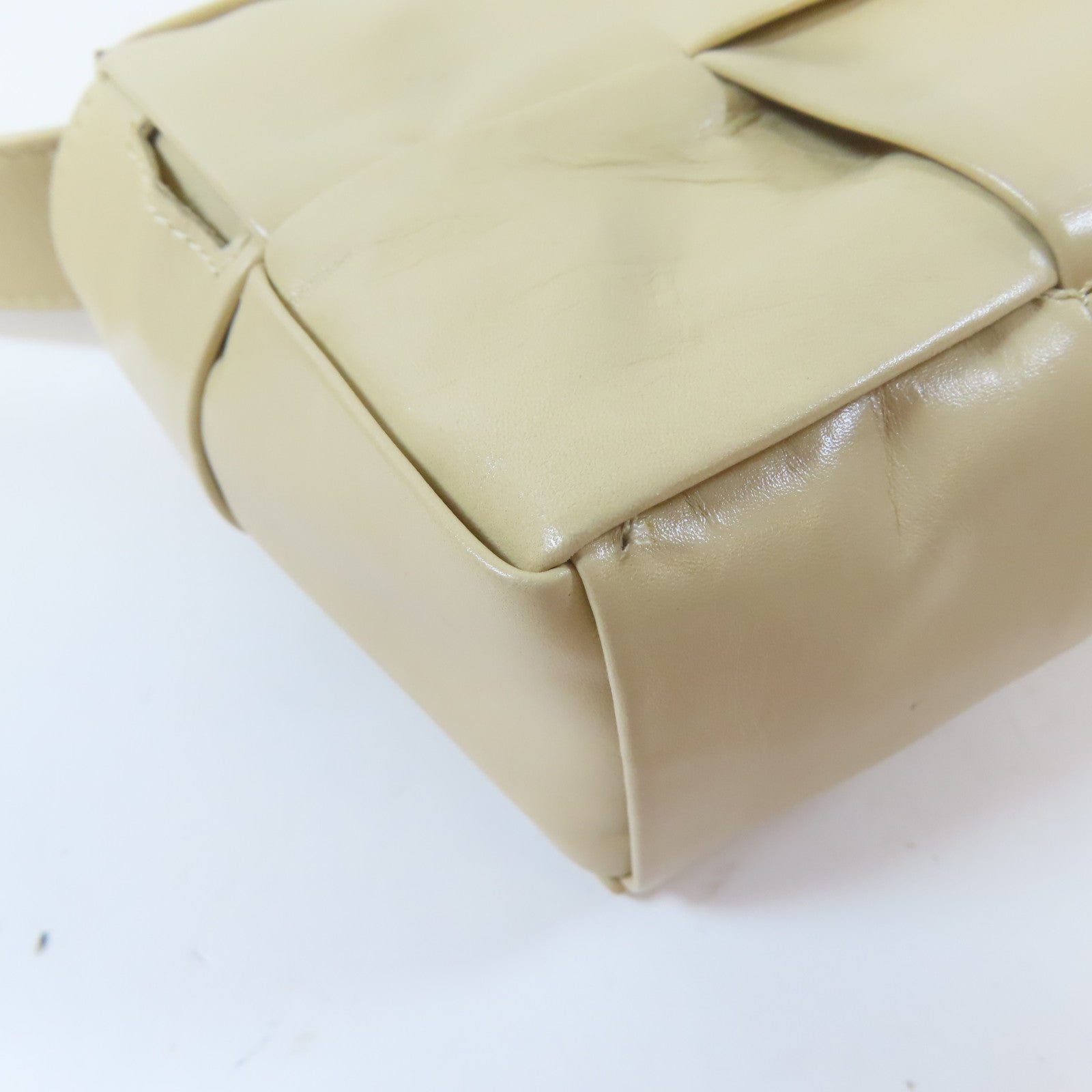 BOTTEGA VENETA 皮革Cassette Belt Bag肩背袋米色