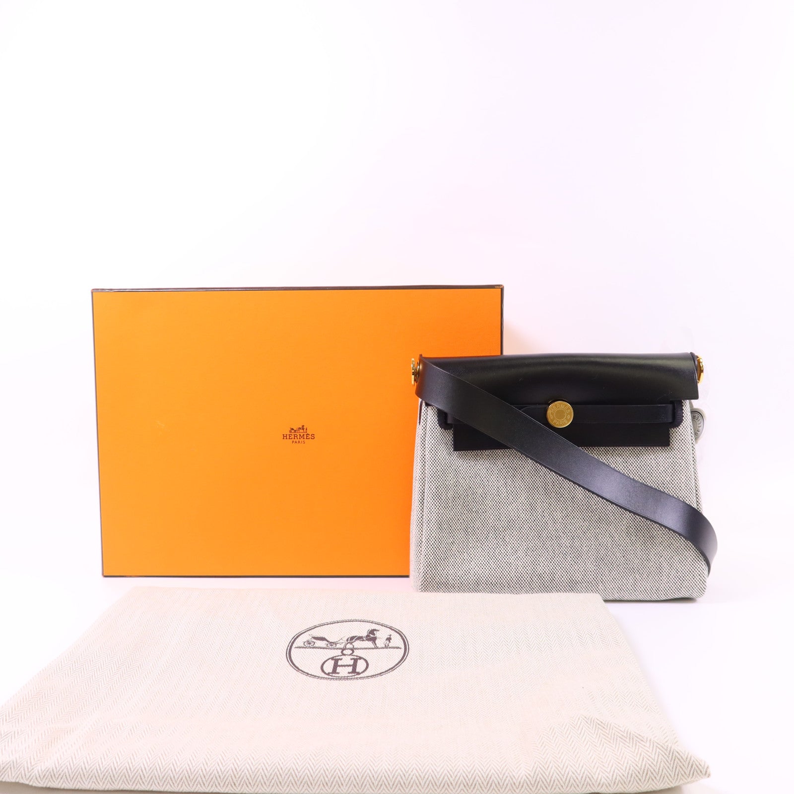 HERMES 帆布Mini Herbag金扣肩背袋