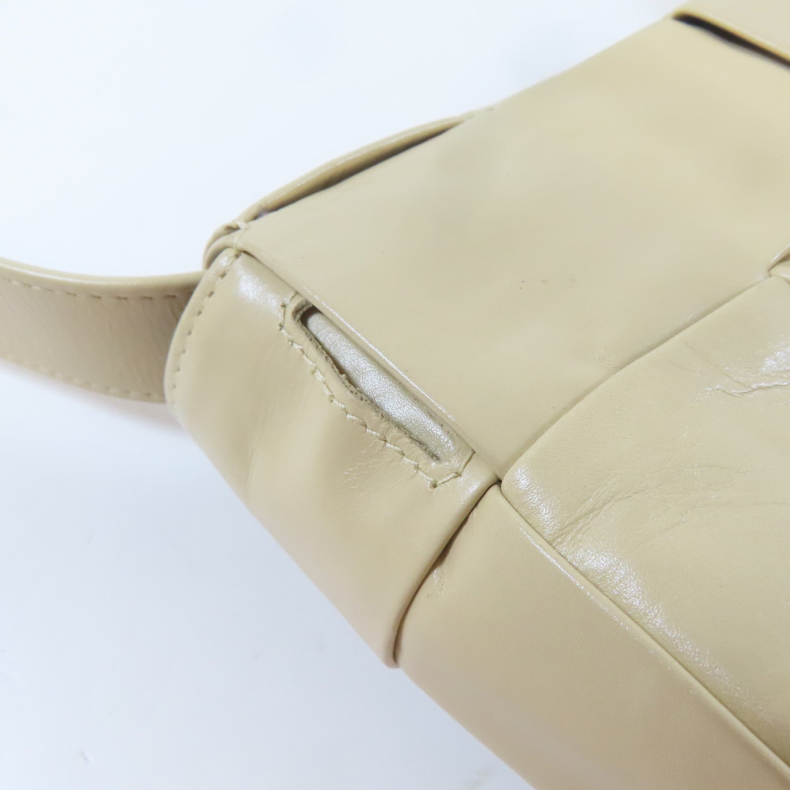 BOTTEGA VENETA 皮革Cassette Belt Bag肩背袋米色