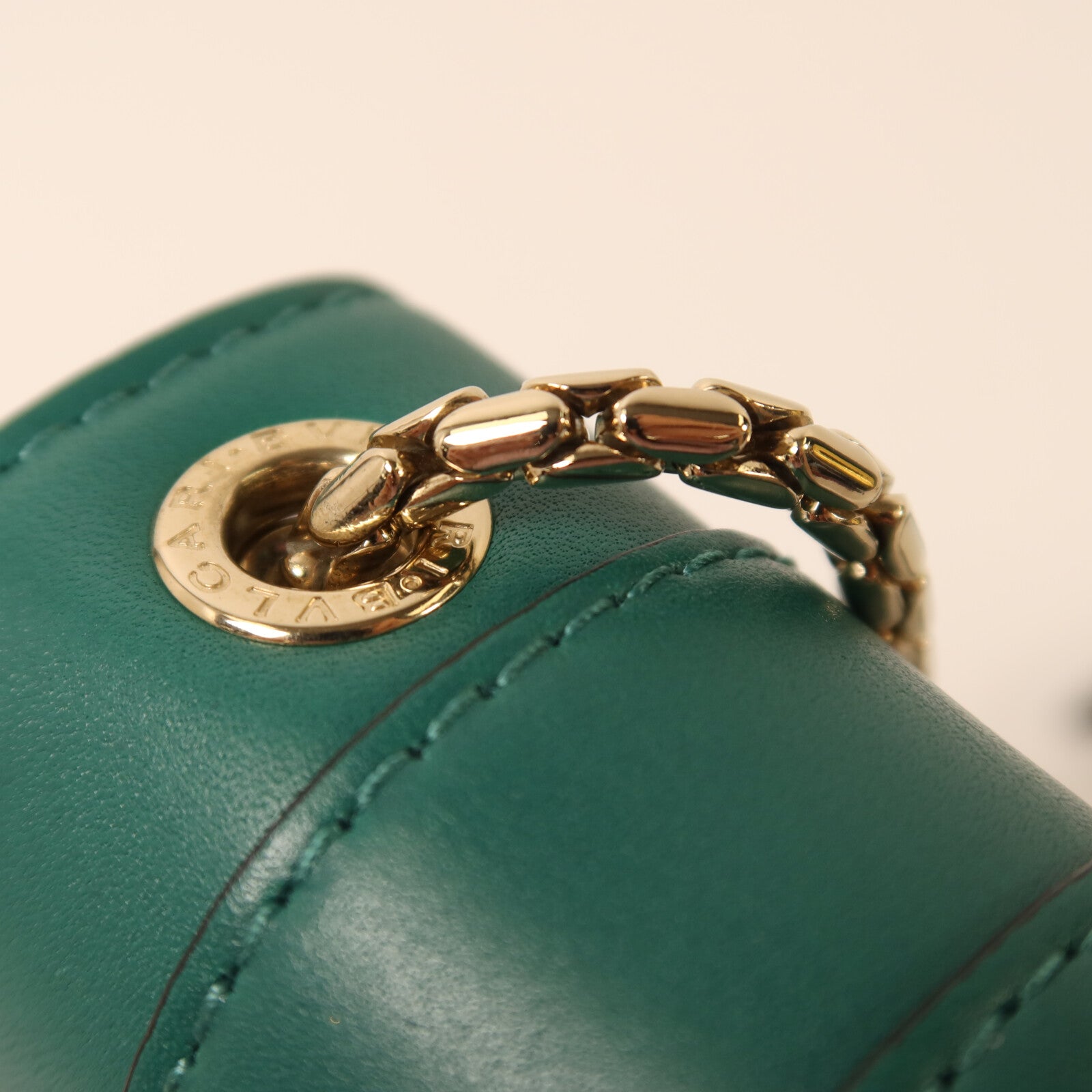 BVLGARI 牛皮皮革Serpenti Forever East West鏈帶肩背袋