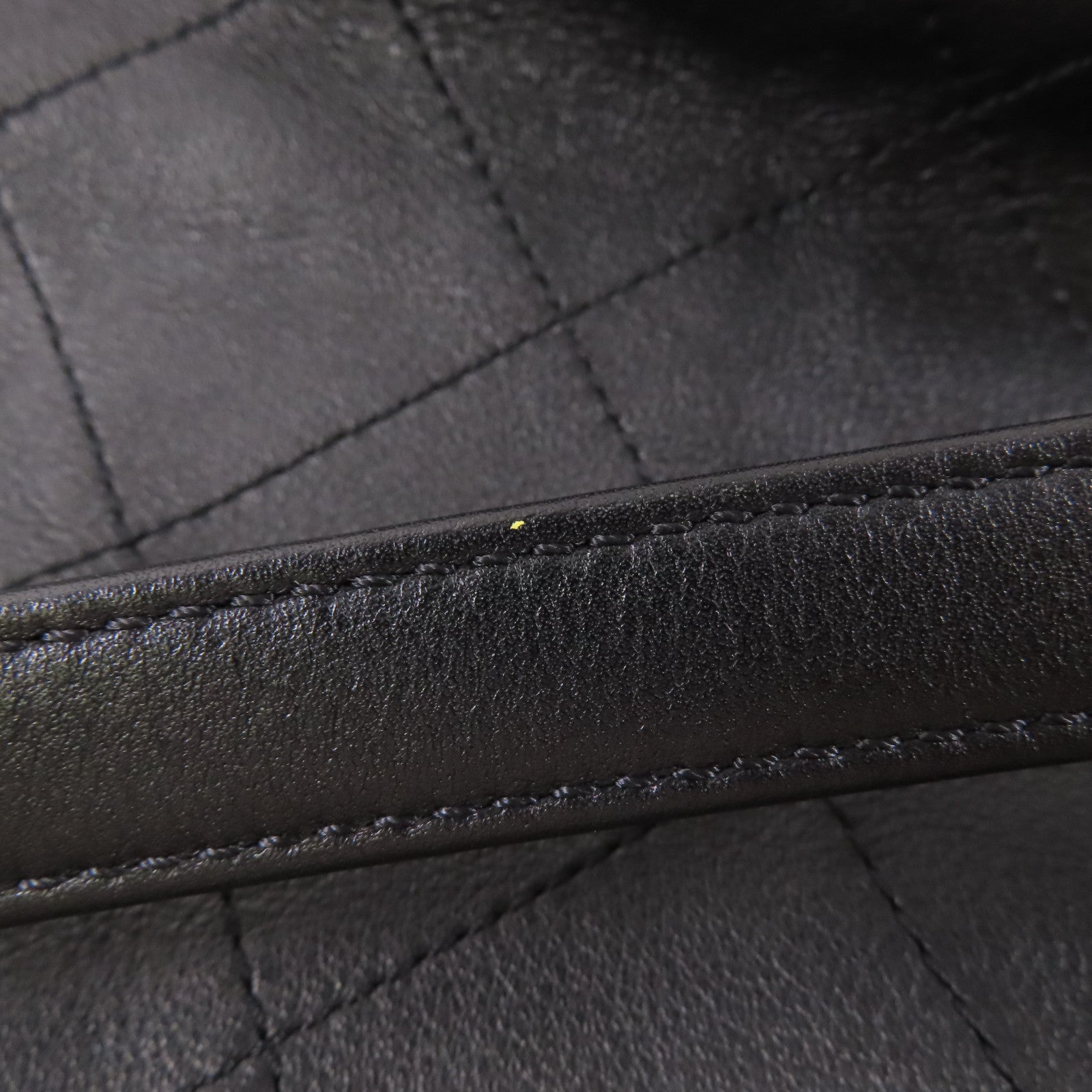 CHANEL 牛皮皮革Chain Shoulder金扣鏈帶肩背袋