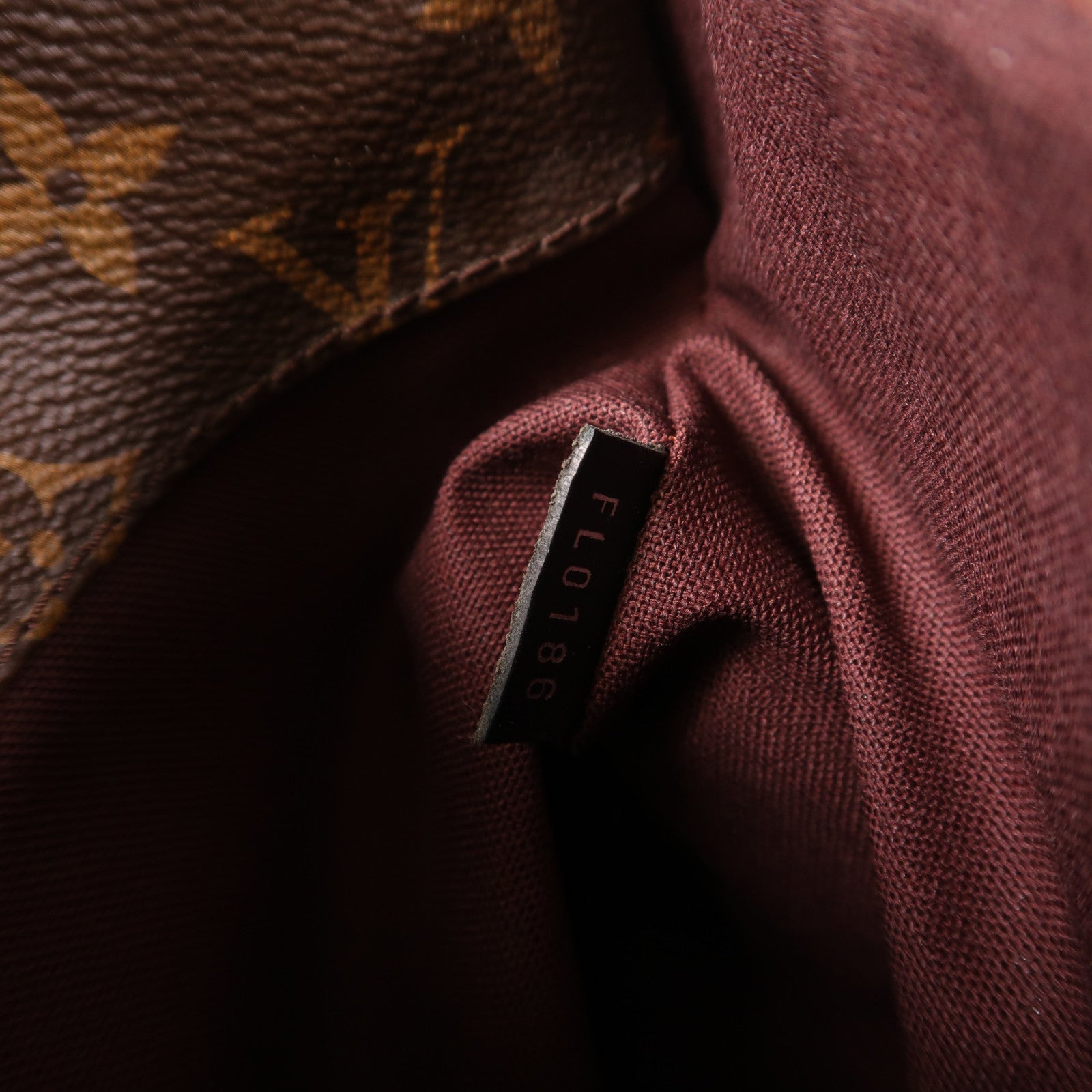 LOUIS VUITTON Monogram Macassar District PM銀扣斜挎包/肩背袋