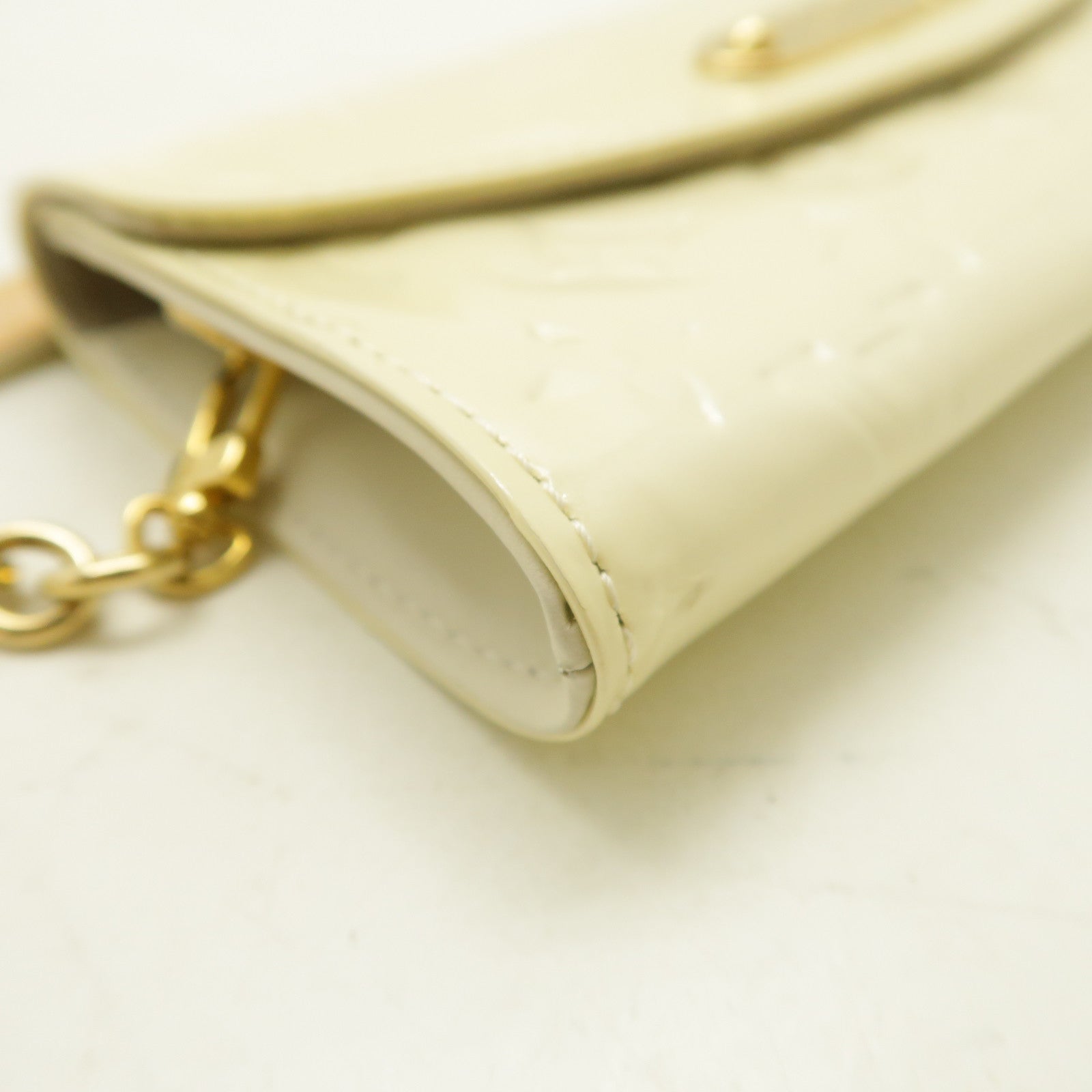 LOUIS VUITTON Vernis Sunset Boulevard金扣鏈帶肩背袋白色