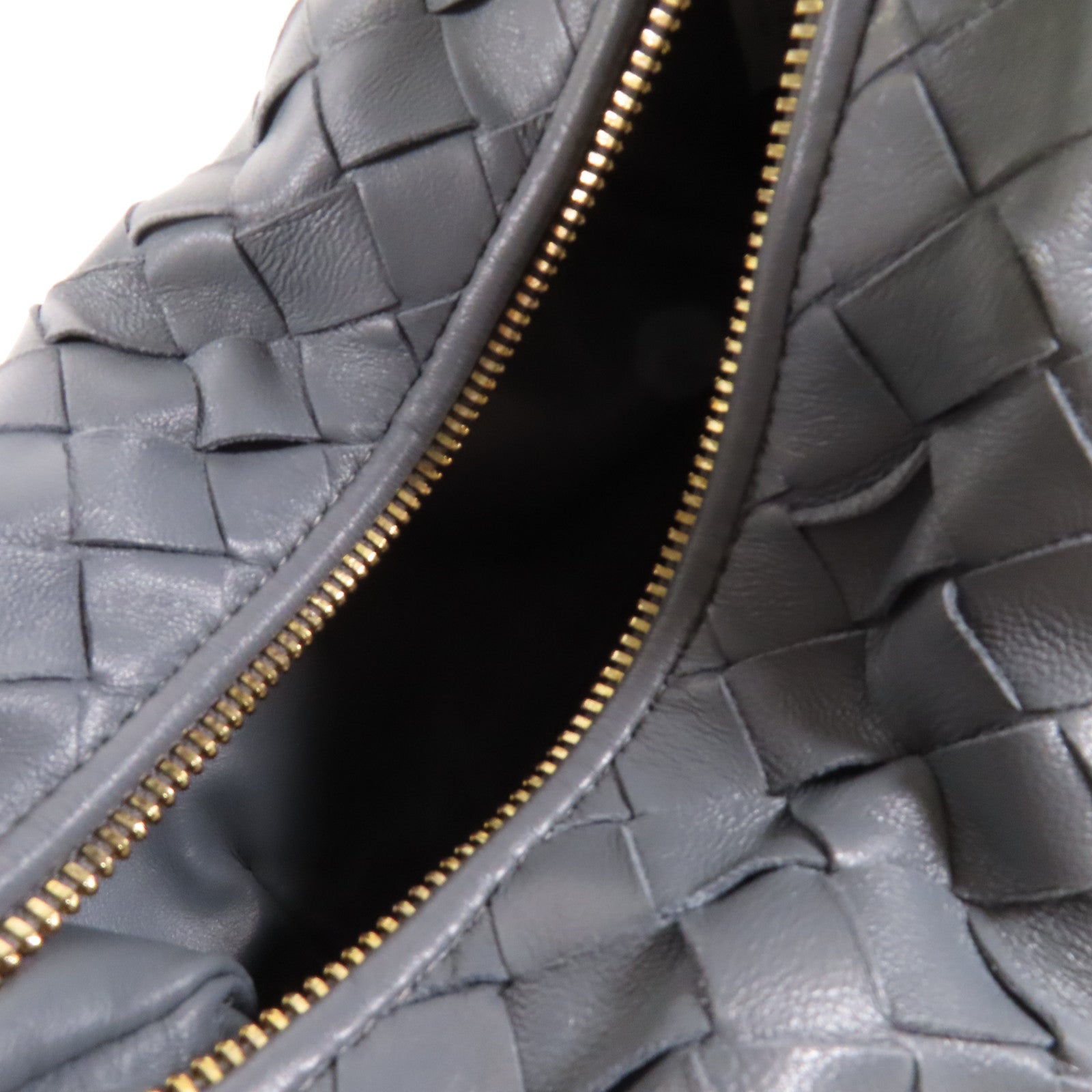 BOTTEGA VENETA 織紋皮革Mini Jodie金扣手挽袋灰色