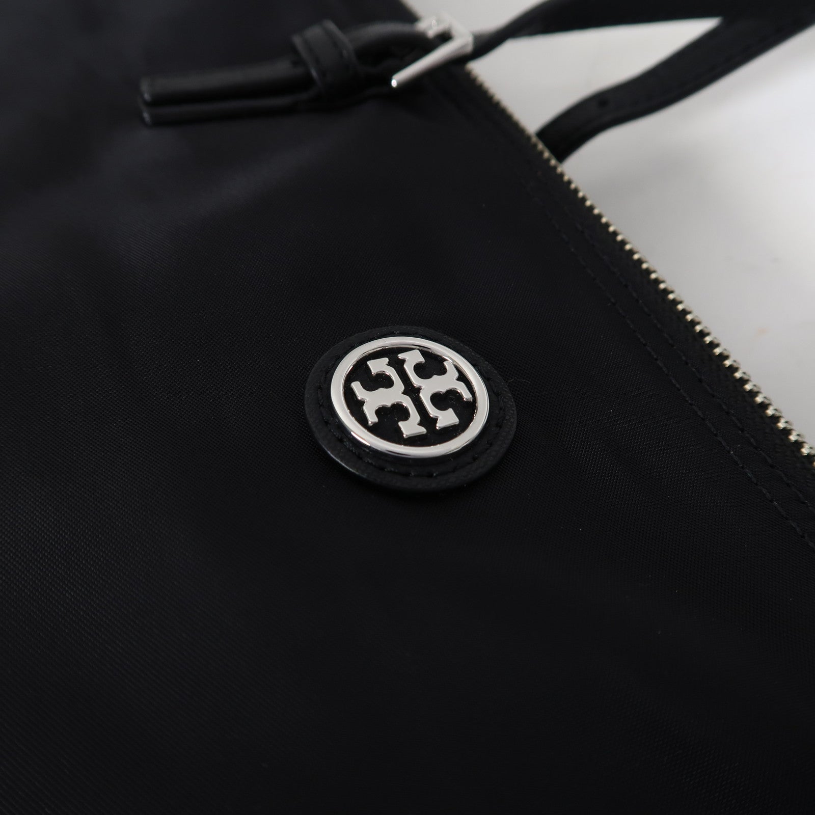 Tory Burch 尼龍Tote Bag銀扣肩背袋黑色