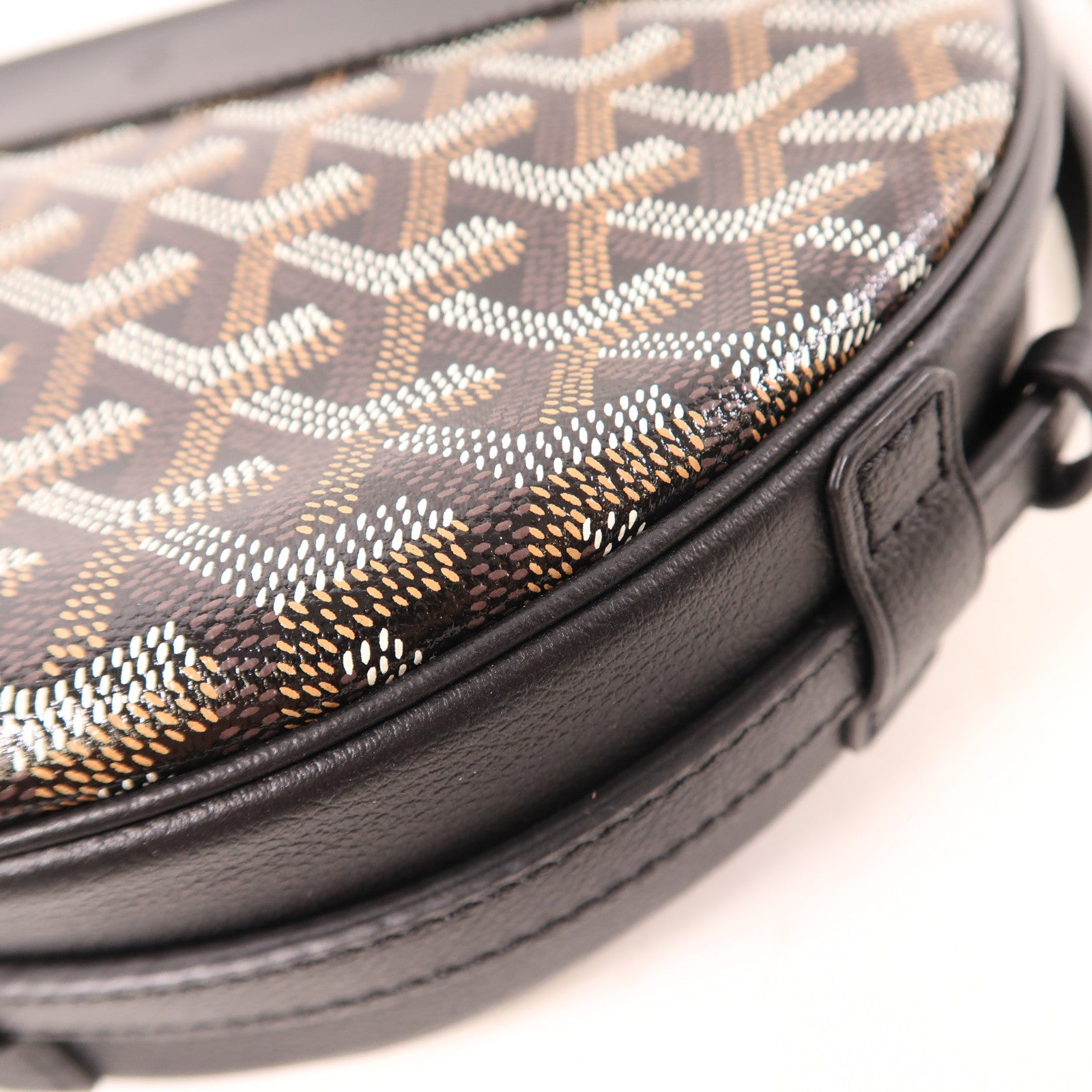 GOYARD 塗層帆布Hirondelle Bag銀扣肩背袋黑色/棕色