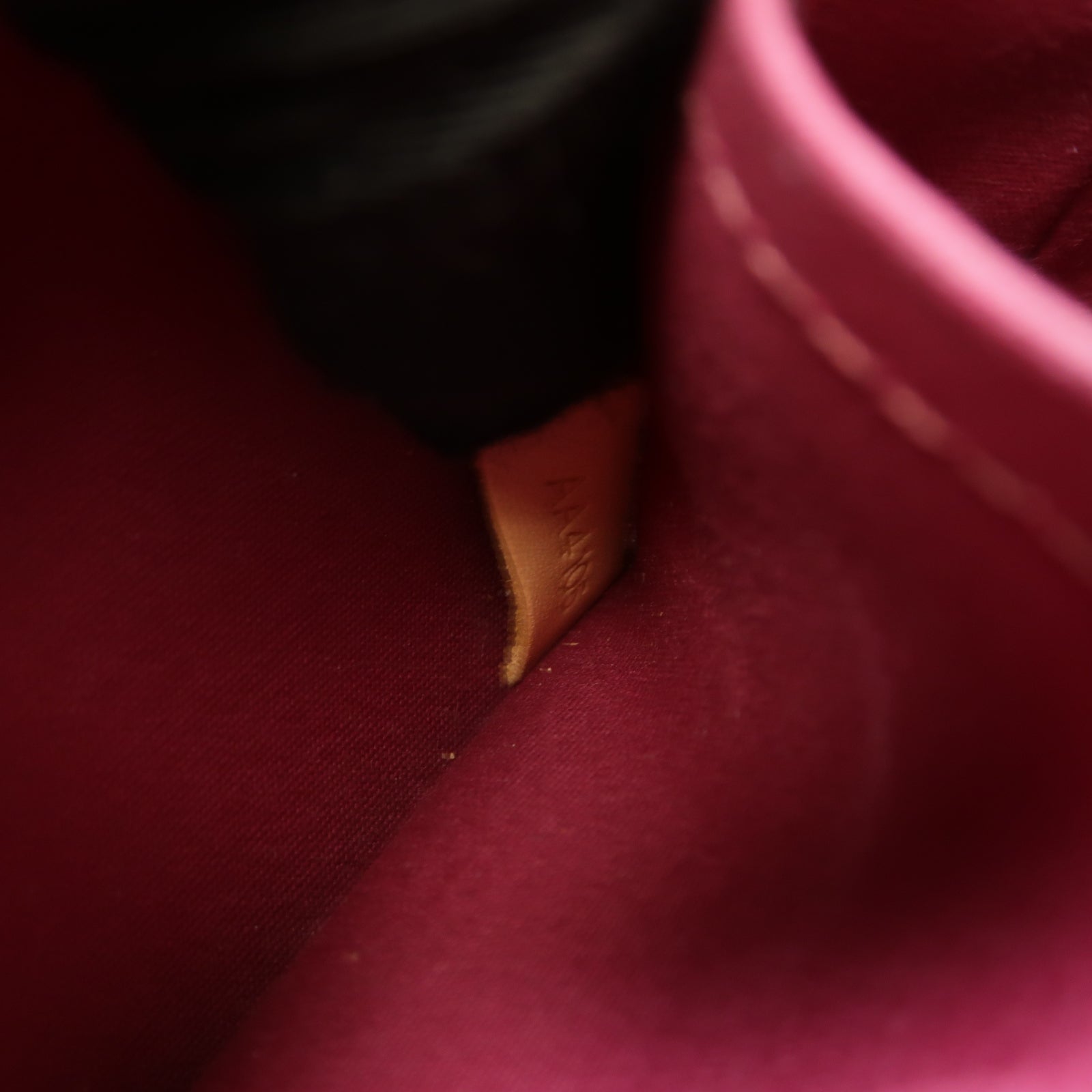 LOUIS VUITTON **【激減優惠】Vernis Santa Monica金扣肩背袋酒紅色