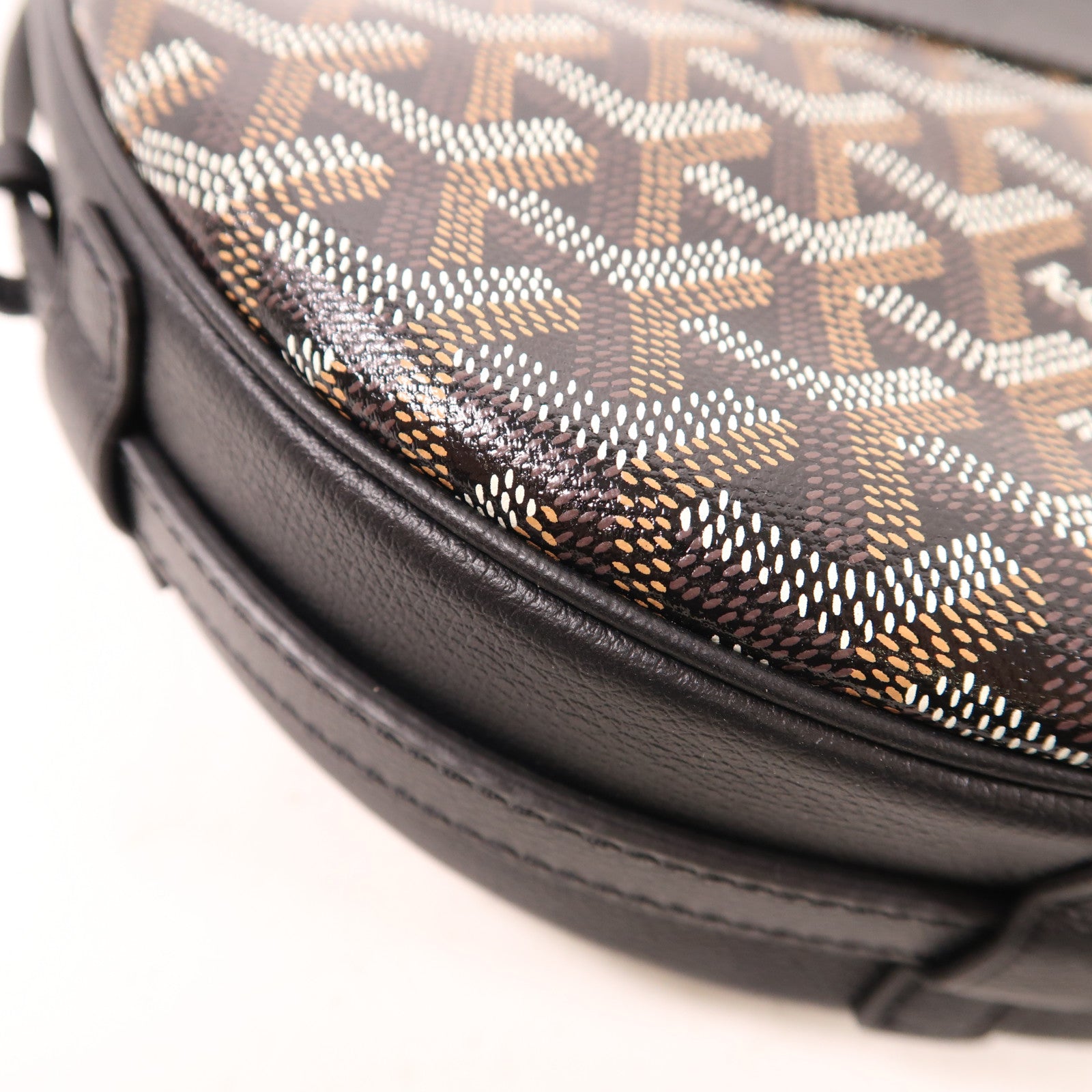 GOYARD 塗層帆布Hirondelle Bag銀扣肩背袋黑色/棕色