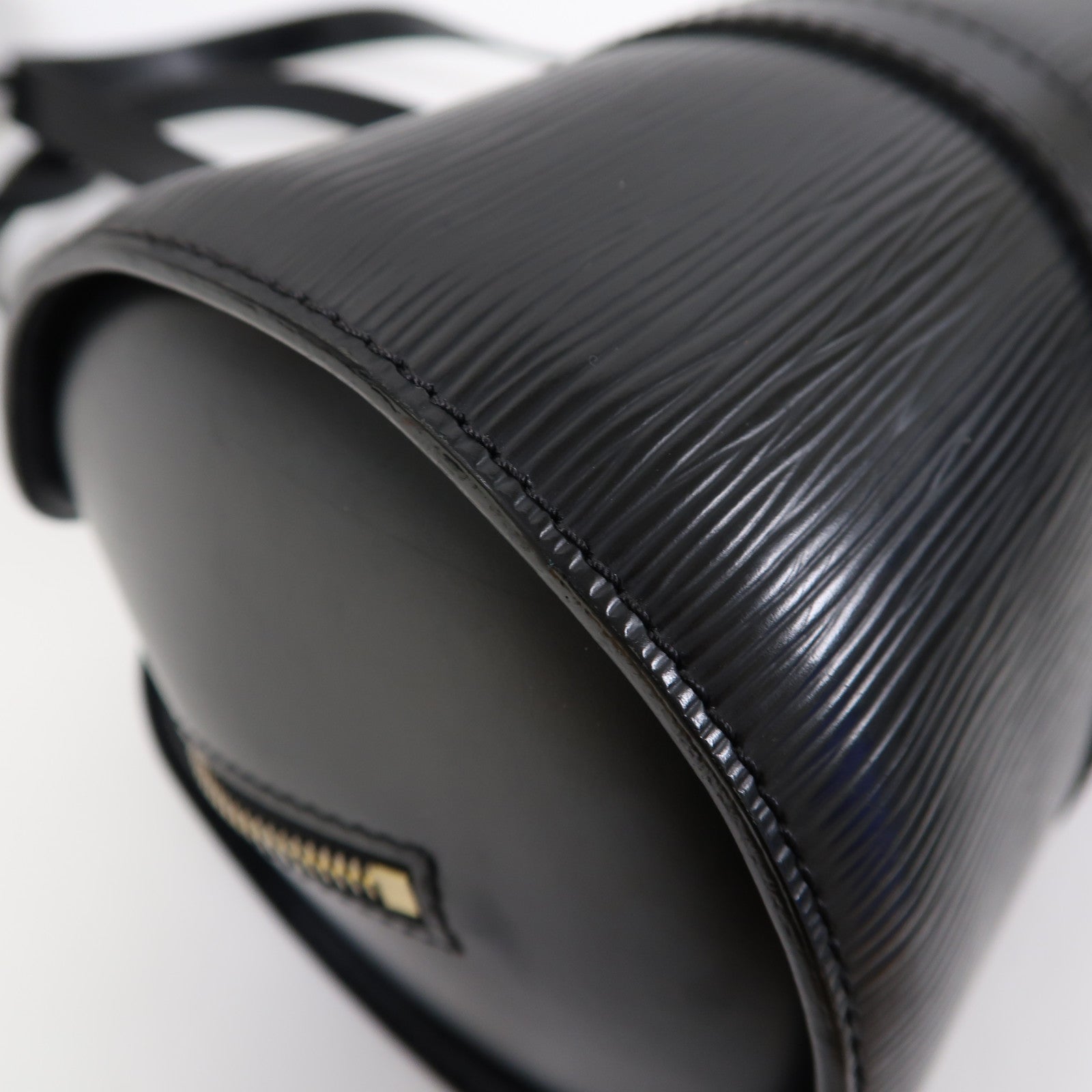 LOUIS VUITTON 【激減優惠】Epi Soufflot金扣手挽袋黑色