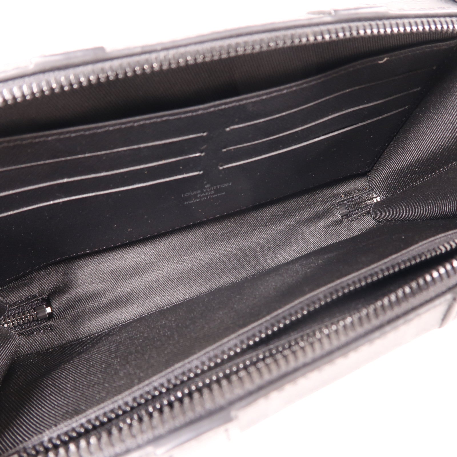 LOUIS VUITTON Monogram Eclipse Soft Trunk Wallet肩背袋黑色