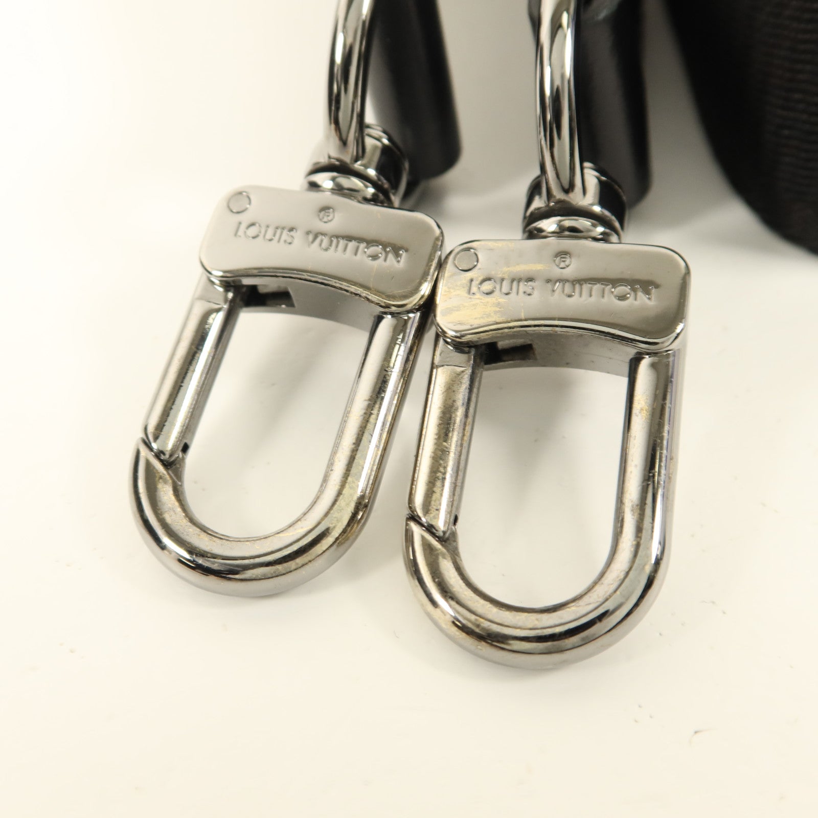 LOUIS VUITTON Monogram Eclipse City Keepall銀扣手挽肩背兩用袋