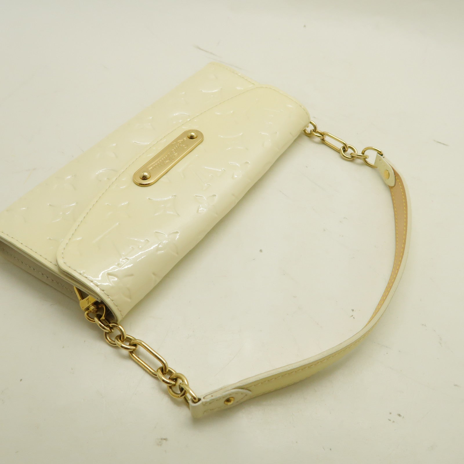 LOUIS VUITTON Vernis Sunset Boulevard金扣鏈帶肩背袋白色
