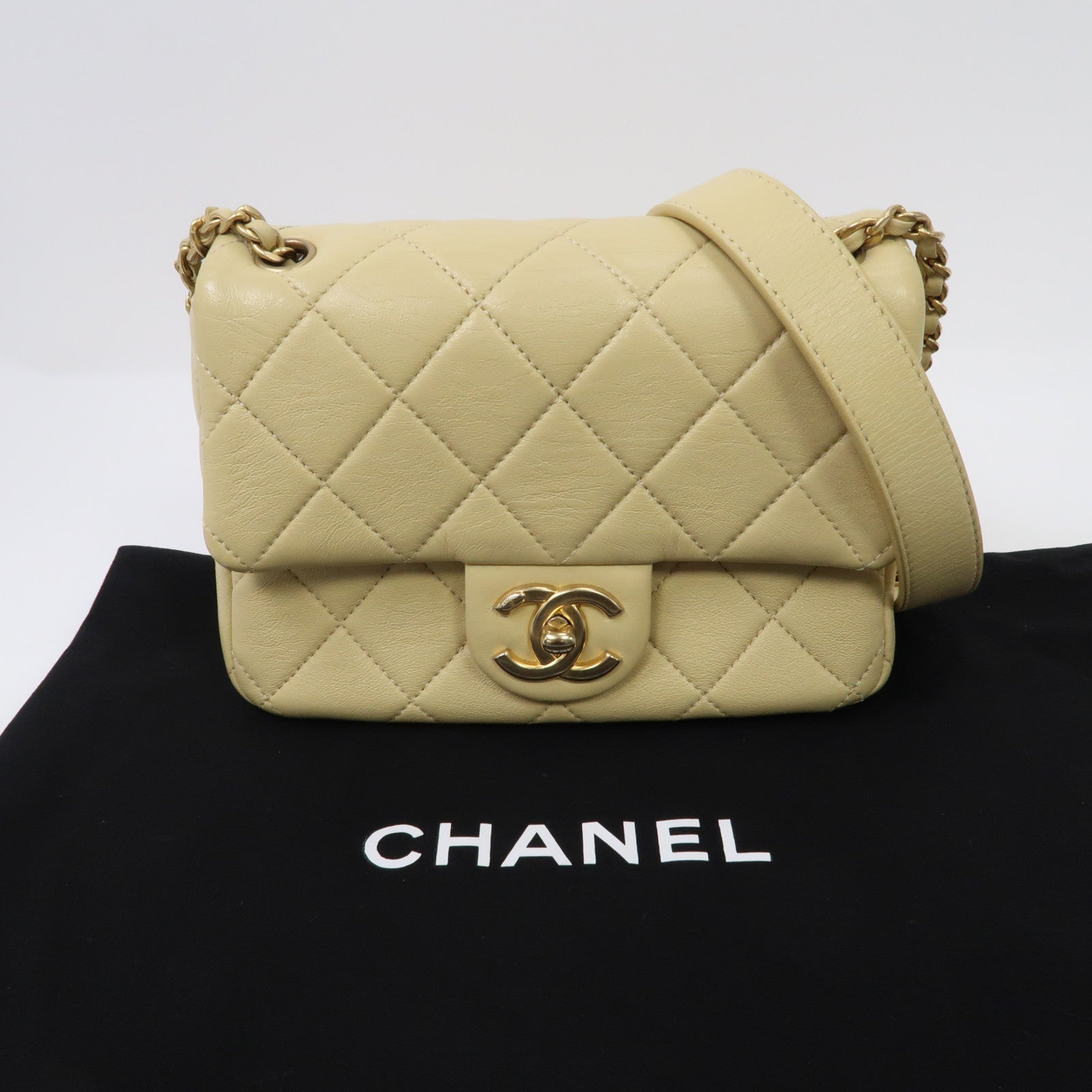 CHANEL 菱格牛皮皮革Chain Shoulder Bag金扣鏈帶肩背袋黃色