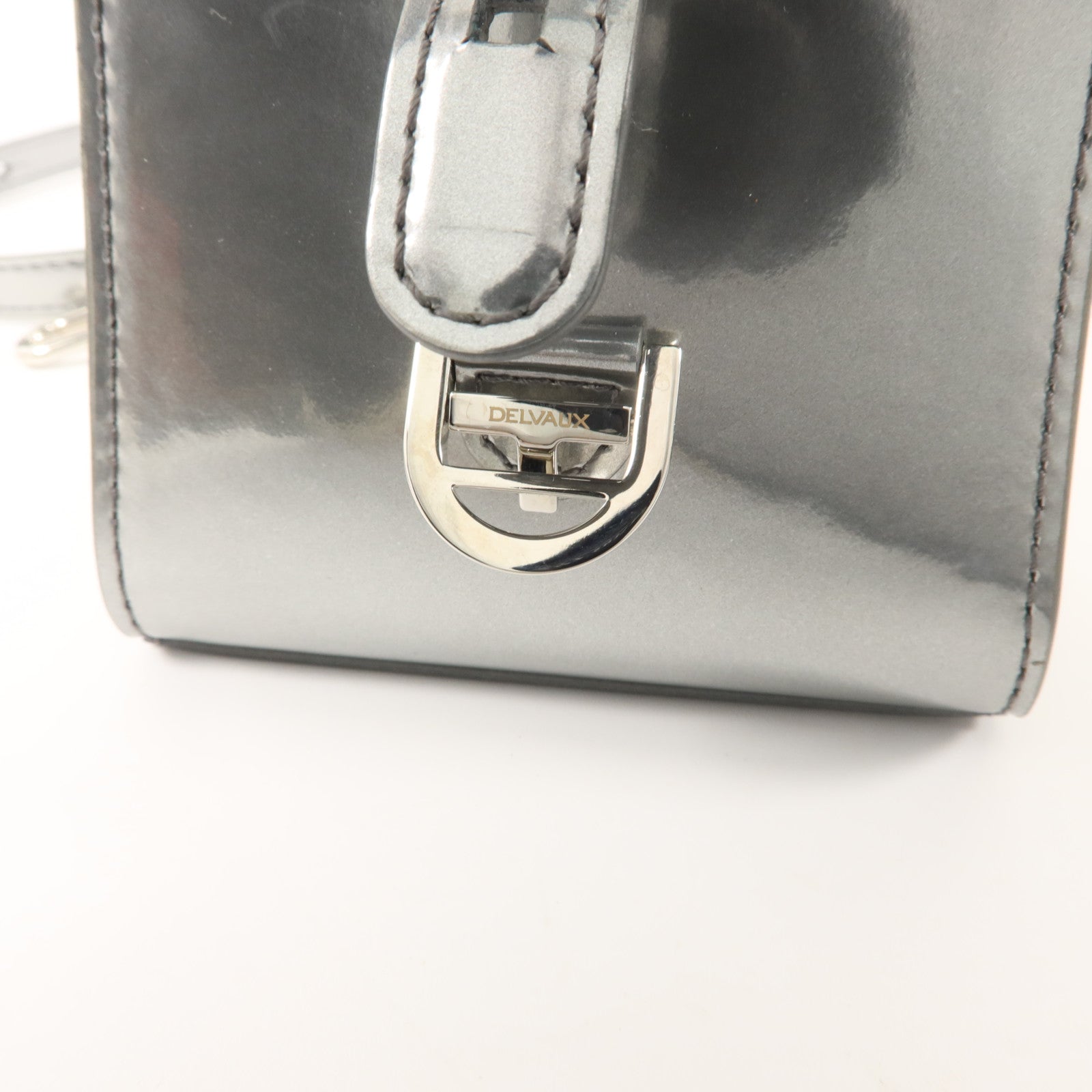 Delvaux 漆皮皮革Brillant Charms肩背袋