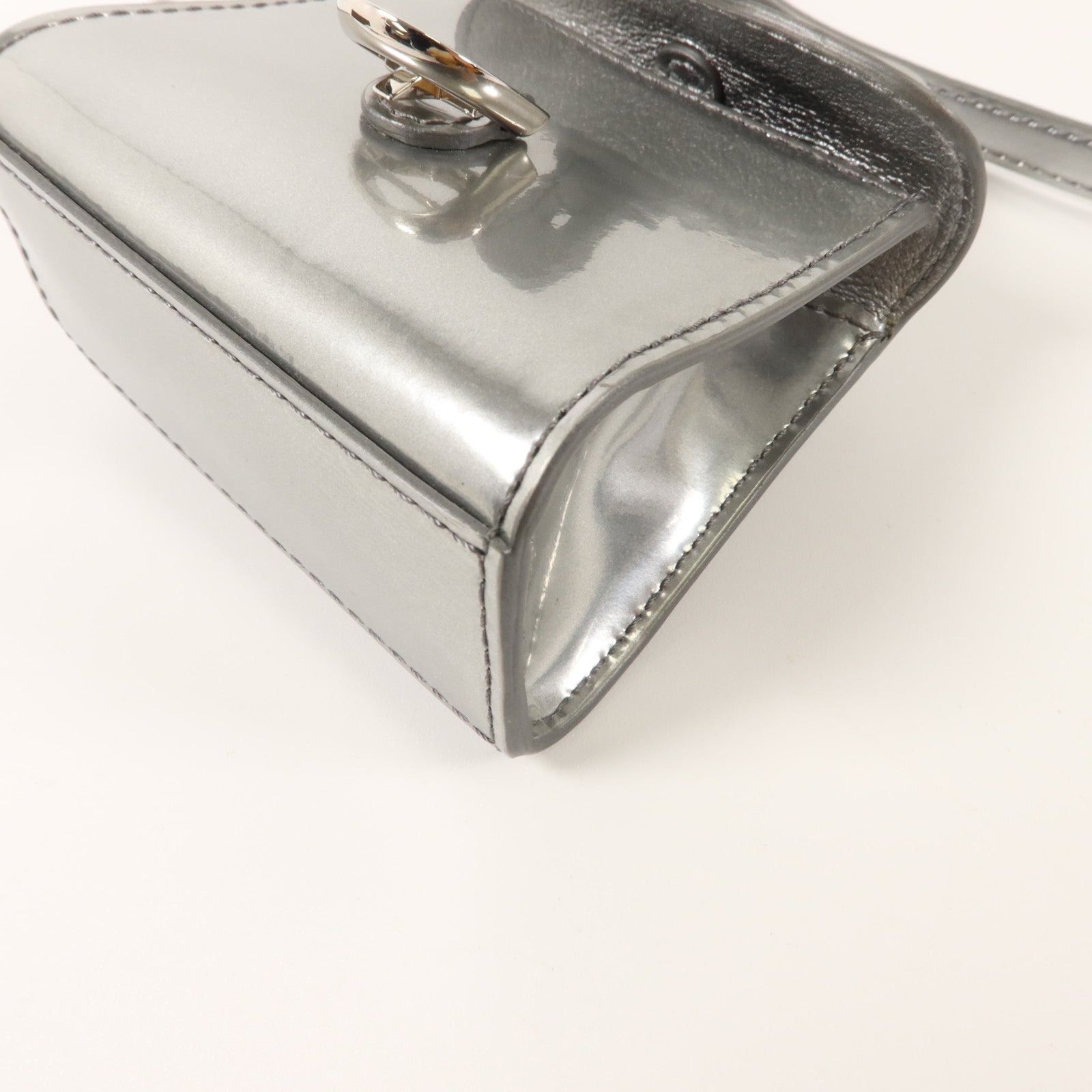 Delvaux 漆皮皮革Brillant Charms肩背袋