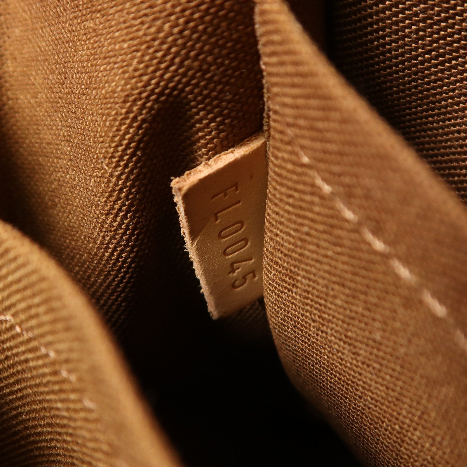 LOUIS VUITTON Monogram Popincourt Haut金扣肩背袋