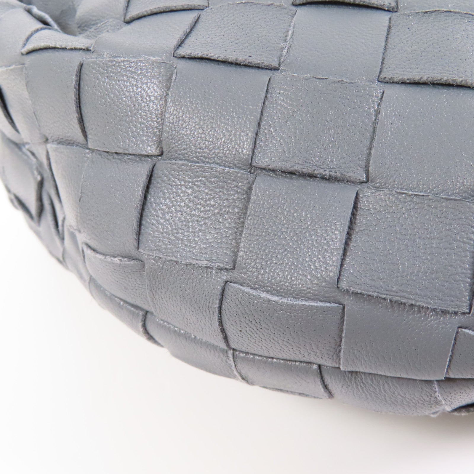 BOTTEGA VENETA 織紋皮革Mini Jodie金扣手挽袋灰色